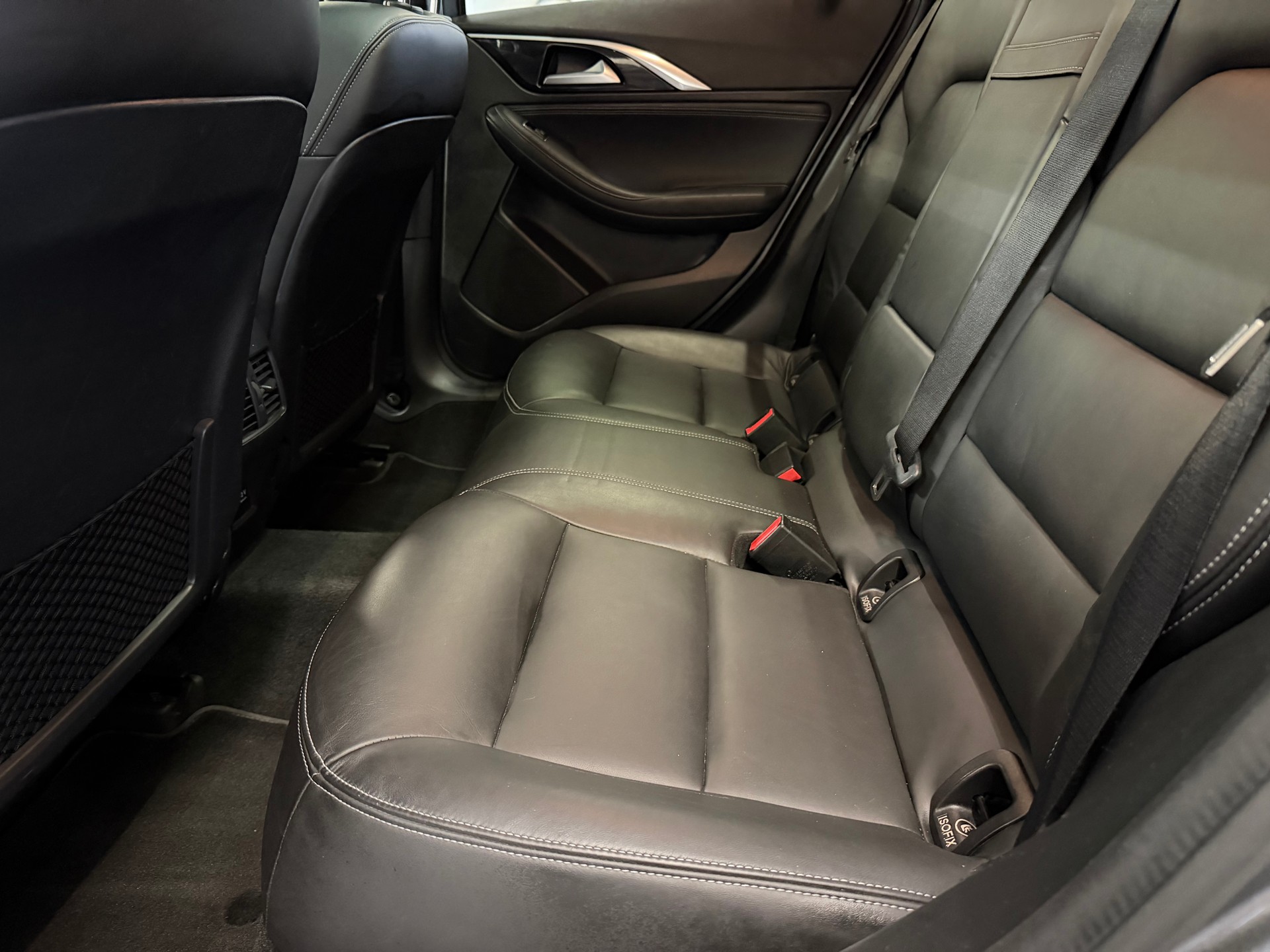INFINITI QX30 2.0t Luxe Tech AWD DCT AWD-image-11