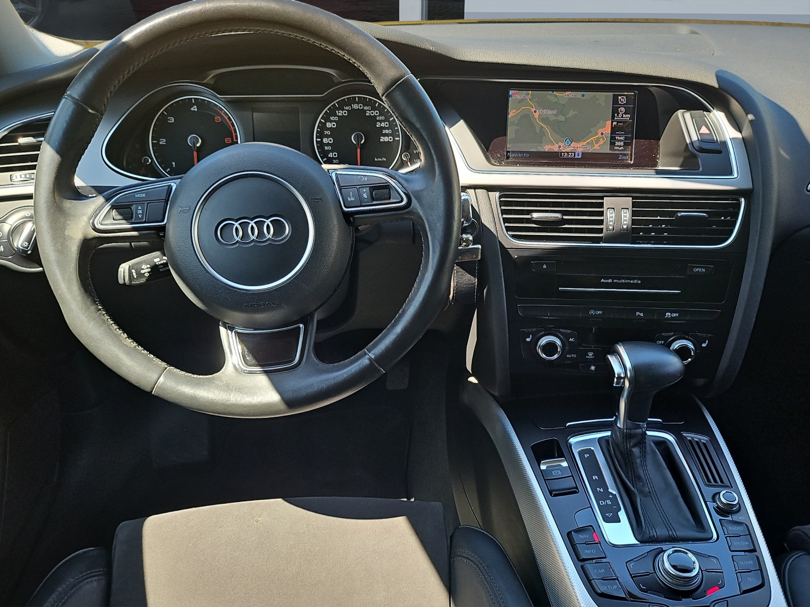 AUDI A4 Avant 2.0 TDI quattro S-tronic-image-13