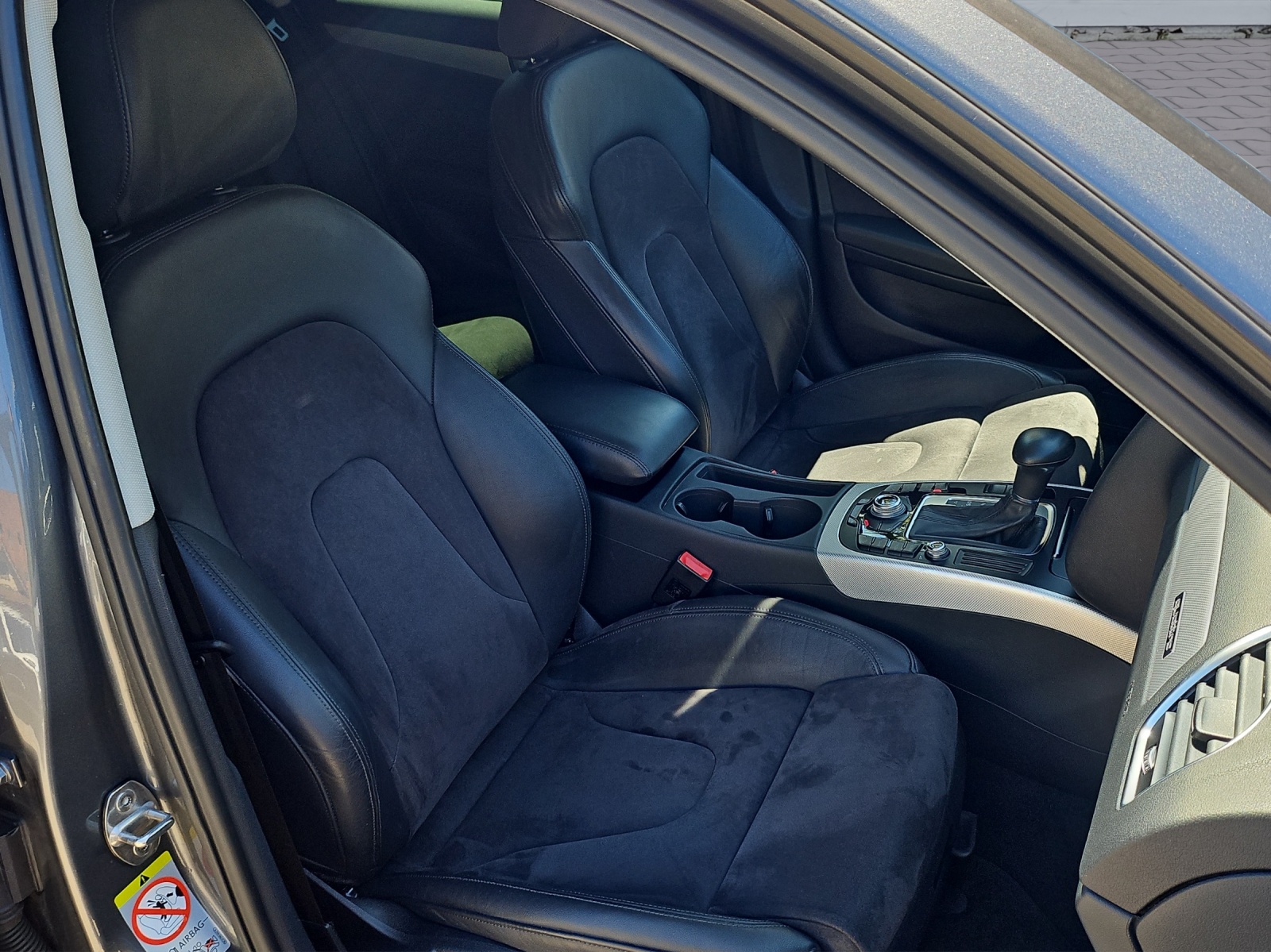 AUDI A4 Avant 2.0 TDI quattro S-tronic-image-14