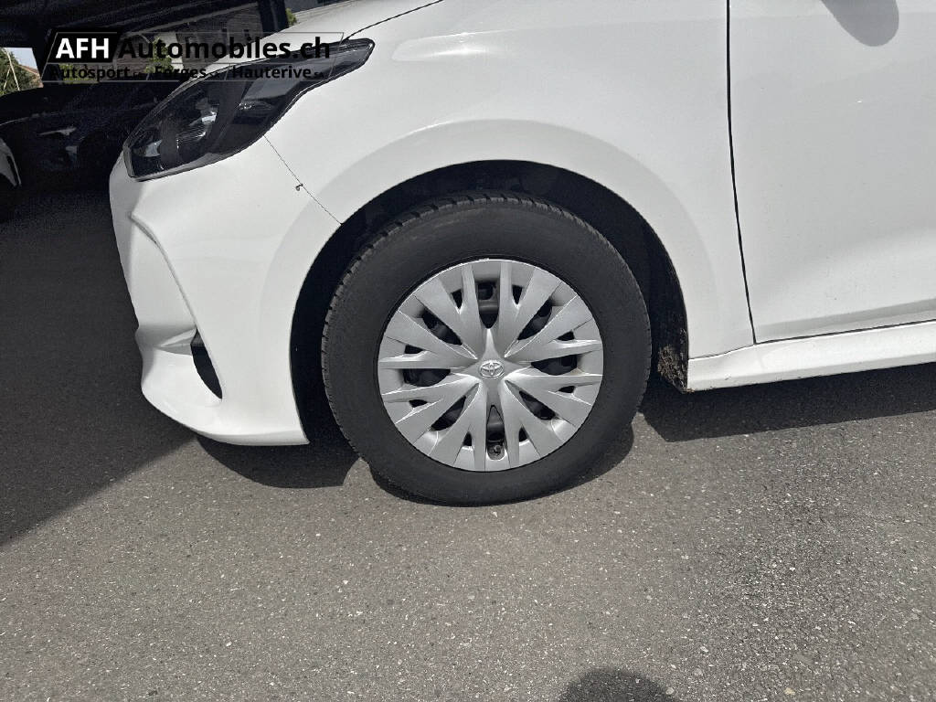 TOYOTA Yaris 1.5 VVT-i HSD Comfort-image-16