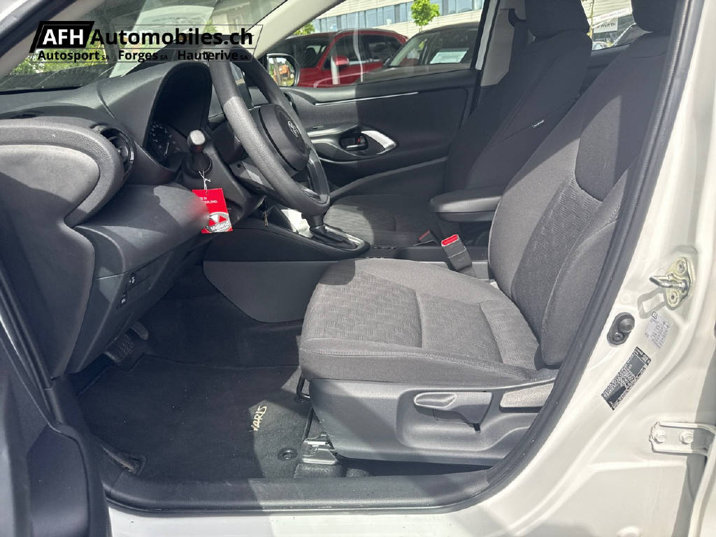 TOYOTA Yaris 1.5 VVT-i HSD Comfort-image-13