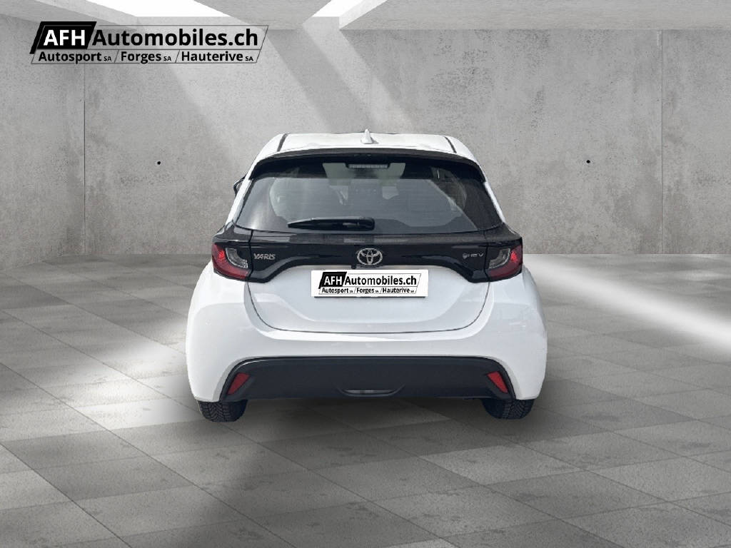 TOYOTA Yaris 1.5 VVT-i HSD Comfort-showroom-element-3