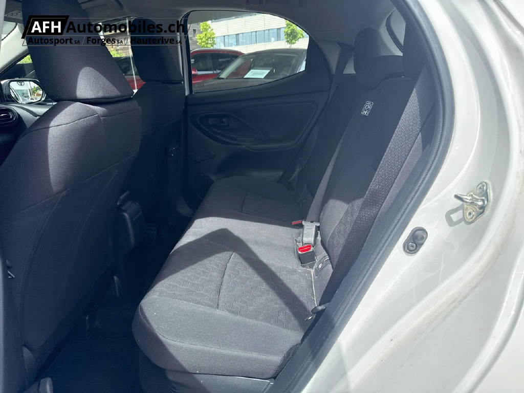 TOYOTA Yaris 1.5 VVT-i HSD Comfort-image-14