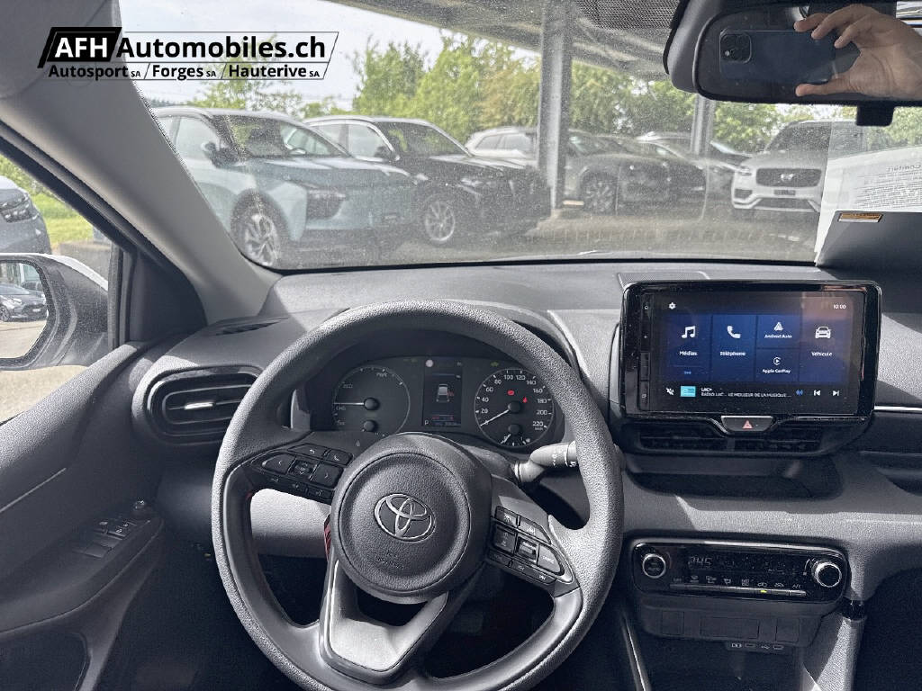 TOYOTA Yaris 1.5 VVT-i HSD Comfort-image-11