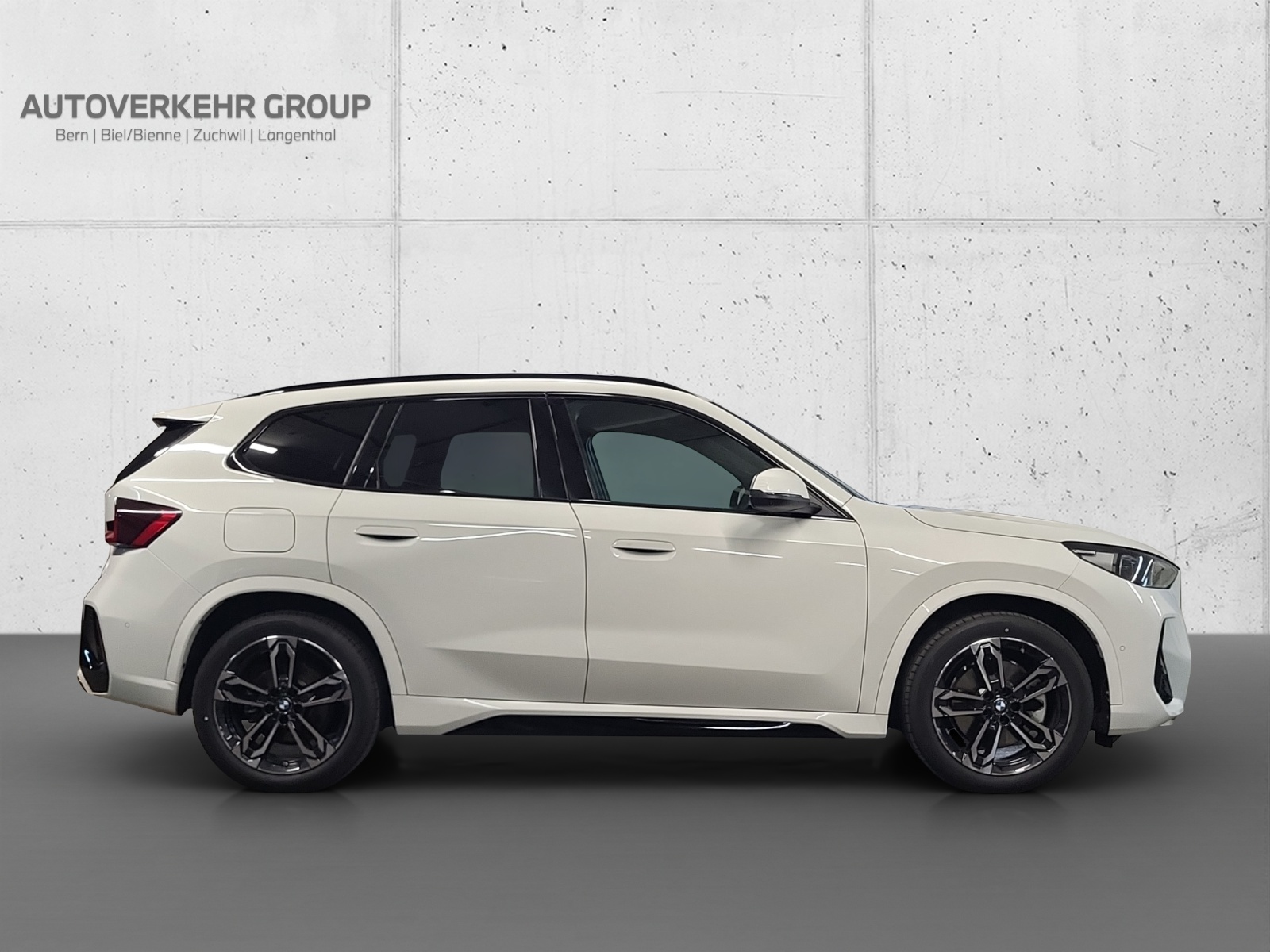BMW X1 xDrive 30e M Sport-showroom-element-3