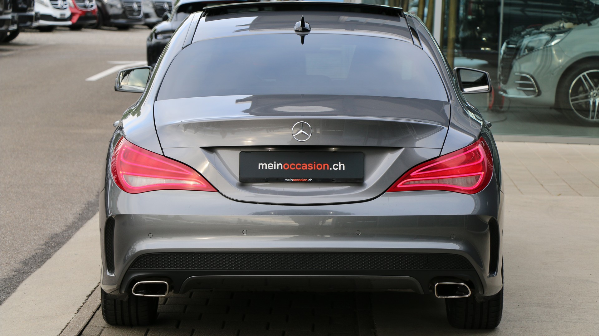 MERCEDES-BENZ CLA 250 AMG Line 4Matic-image-4