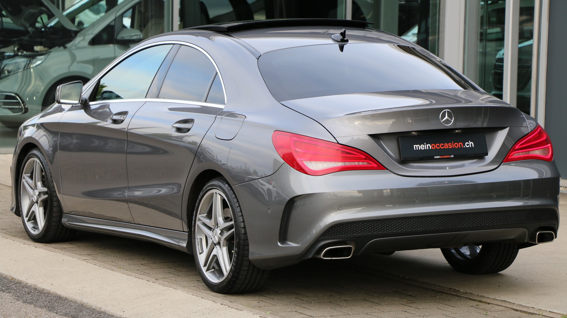 MERCEDES-BENZ CLA 250 AMG Line 4Matic-image-3