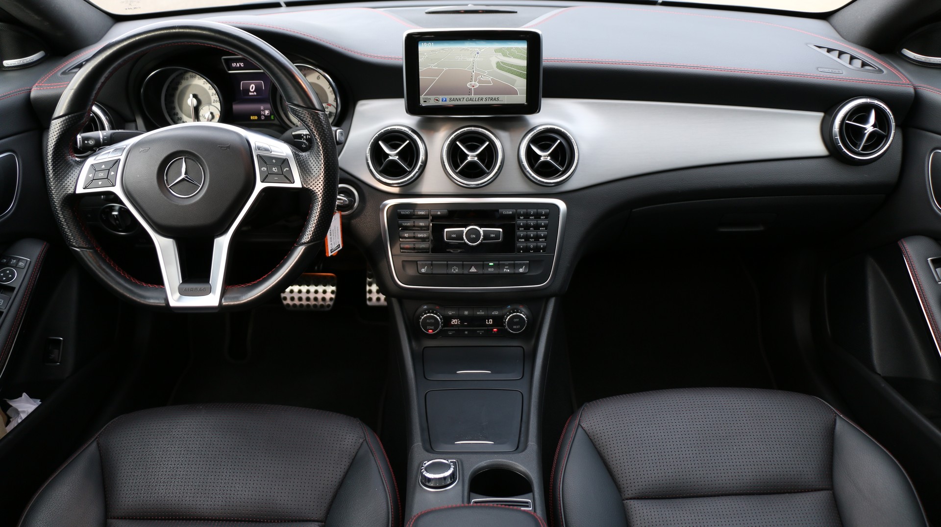 MERCEDES-BENZ CLA 250 AMG Line 4Matic-image-11