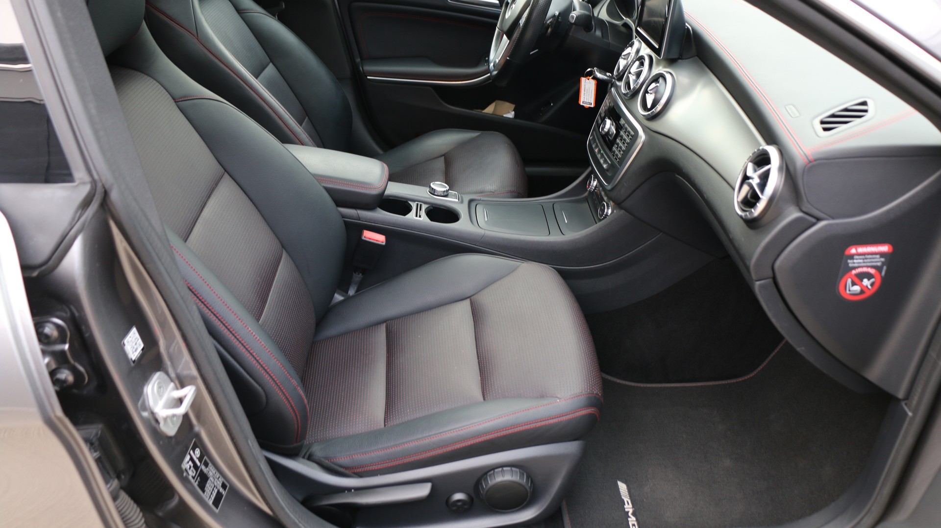 MERCEDES-BENZ CLA 250 AMG Line 4Matic-image-16