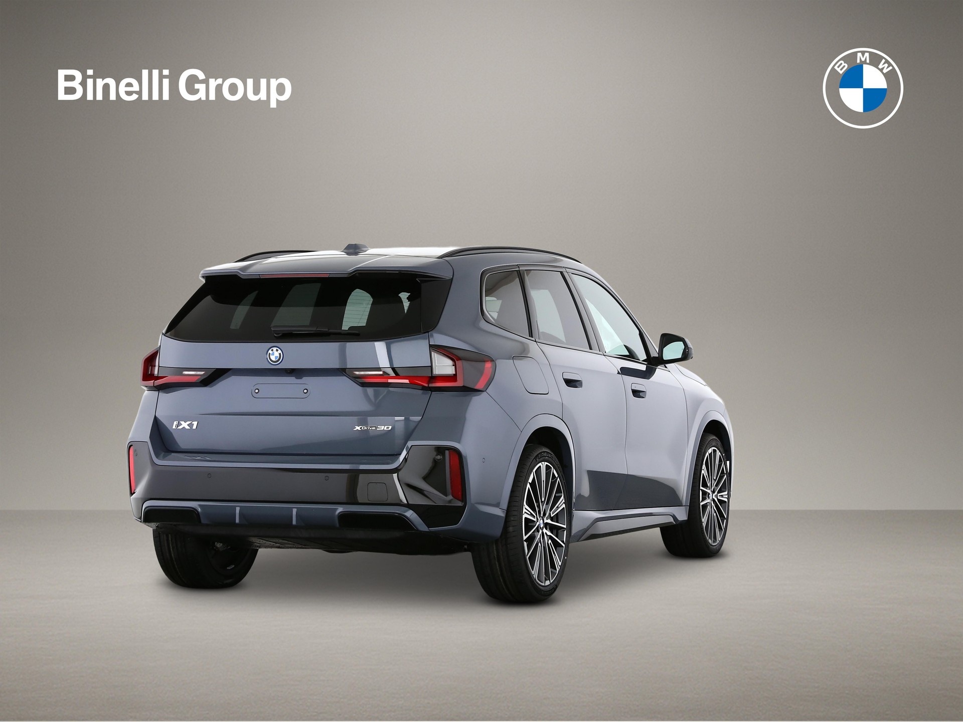 BMW iX1 30 xDrive-showroom-element-3
