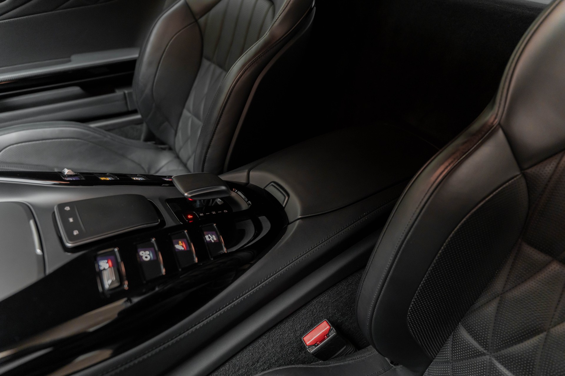 MERCEDES-BENZ AMG GT Speedshift DCT-image-10