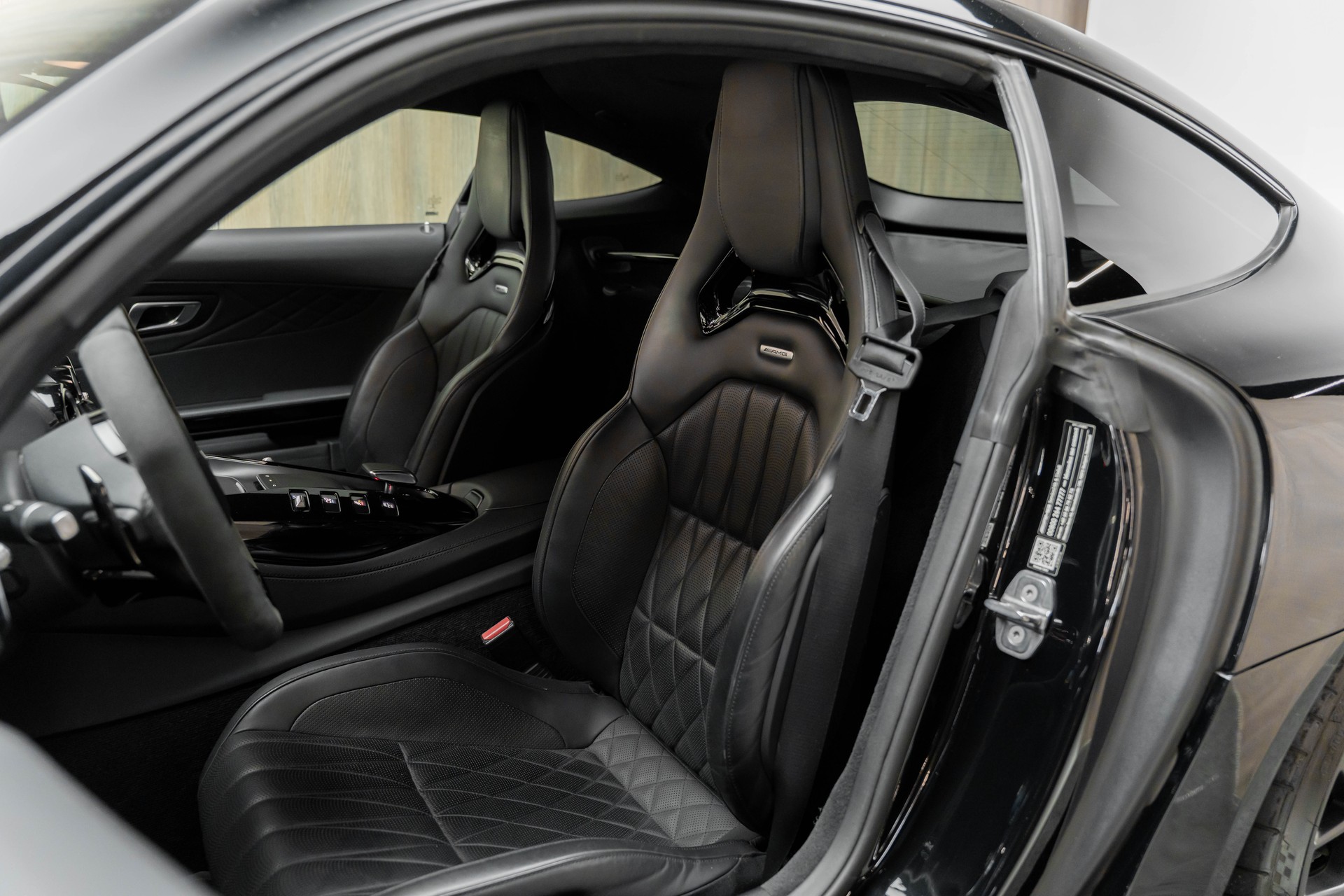 MERCEDES-BENZ AMG GT Speedshift DCT-image-4