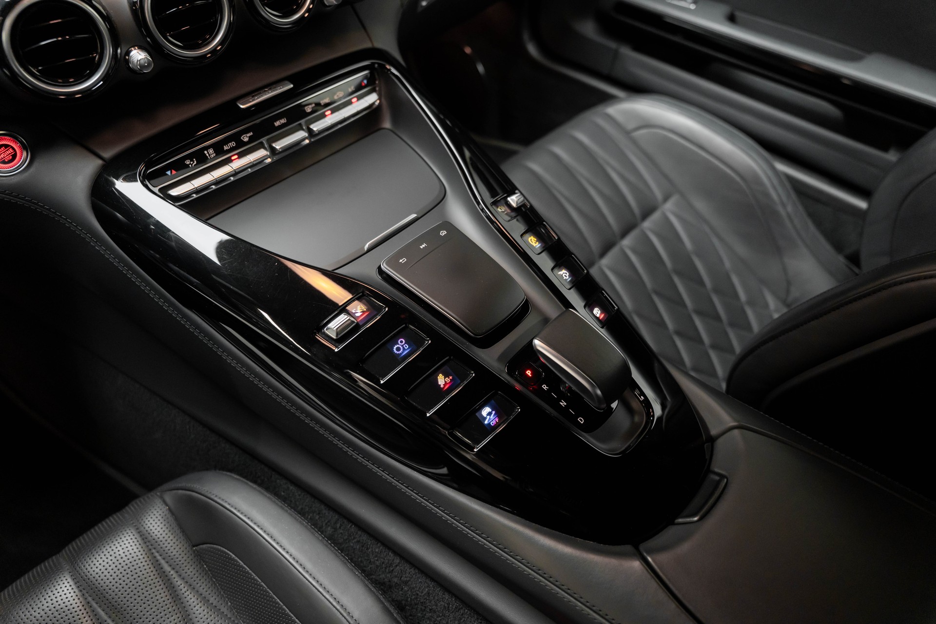 MERCEDES-BENZ AMG GT Speedshift DCT-image-9