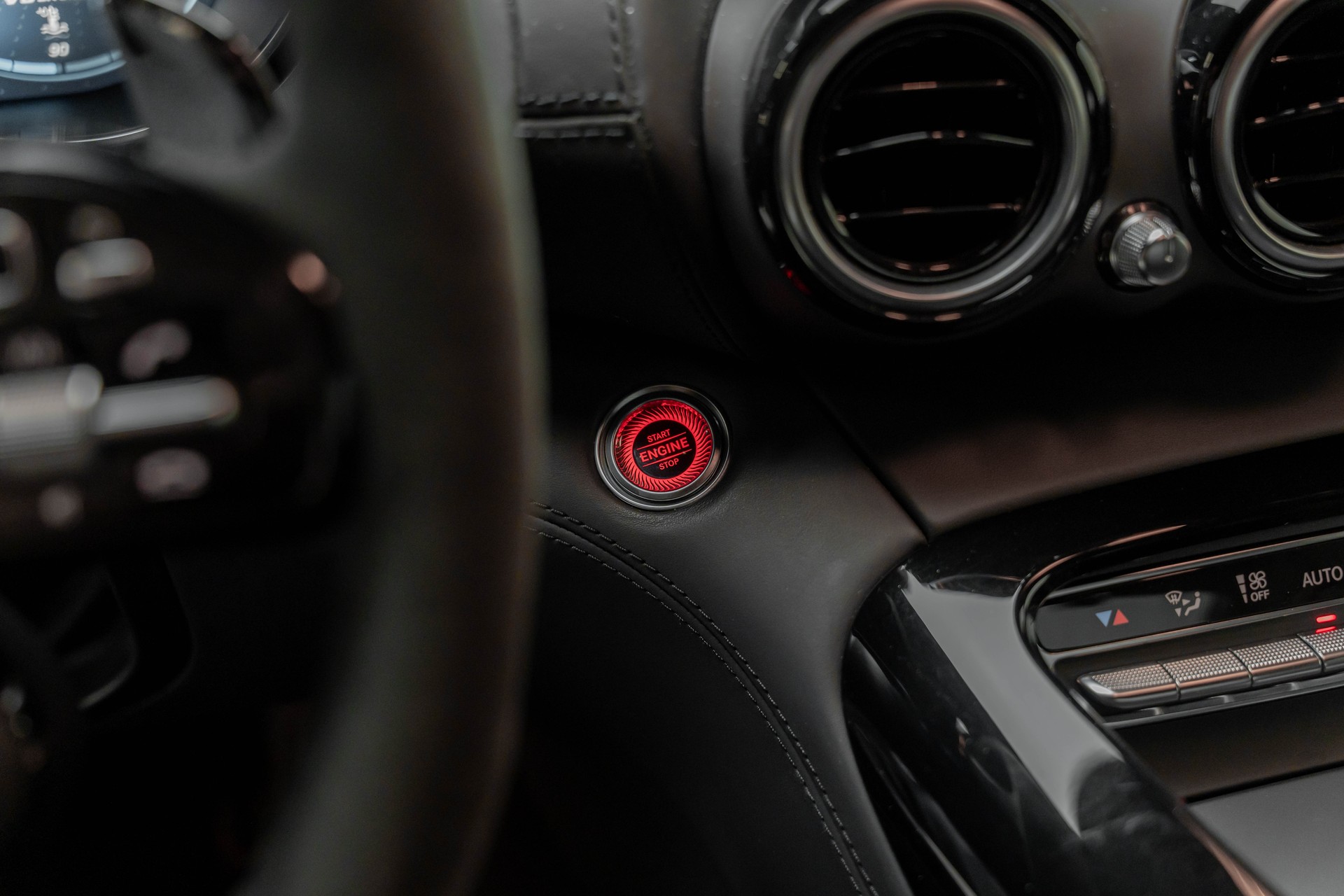 MERCEDES-BENZ AMG GT Speedshift DCT-image-11
