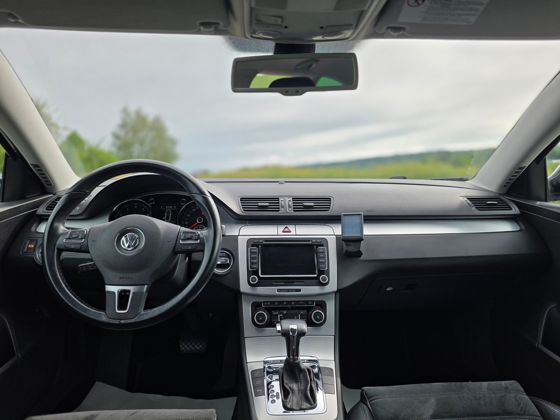 VW Passat Variant 2.0T FSI Premium DSG-image-11
