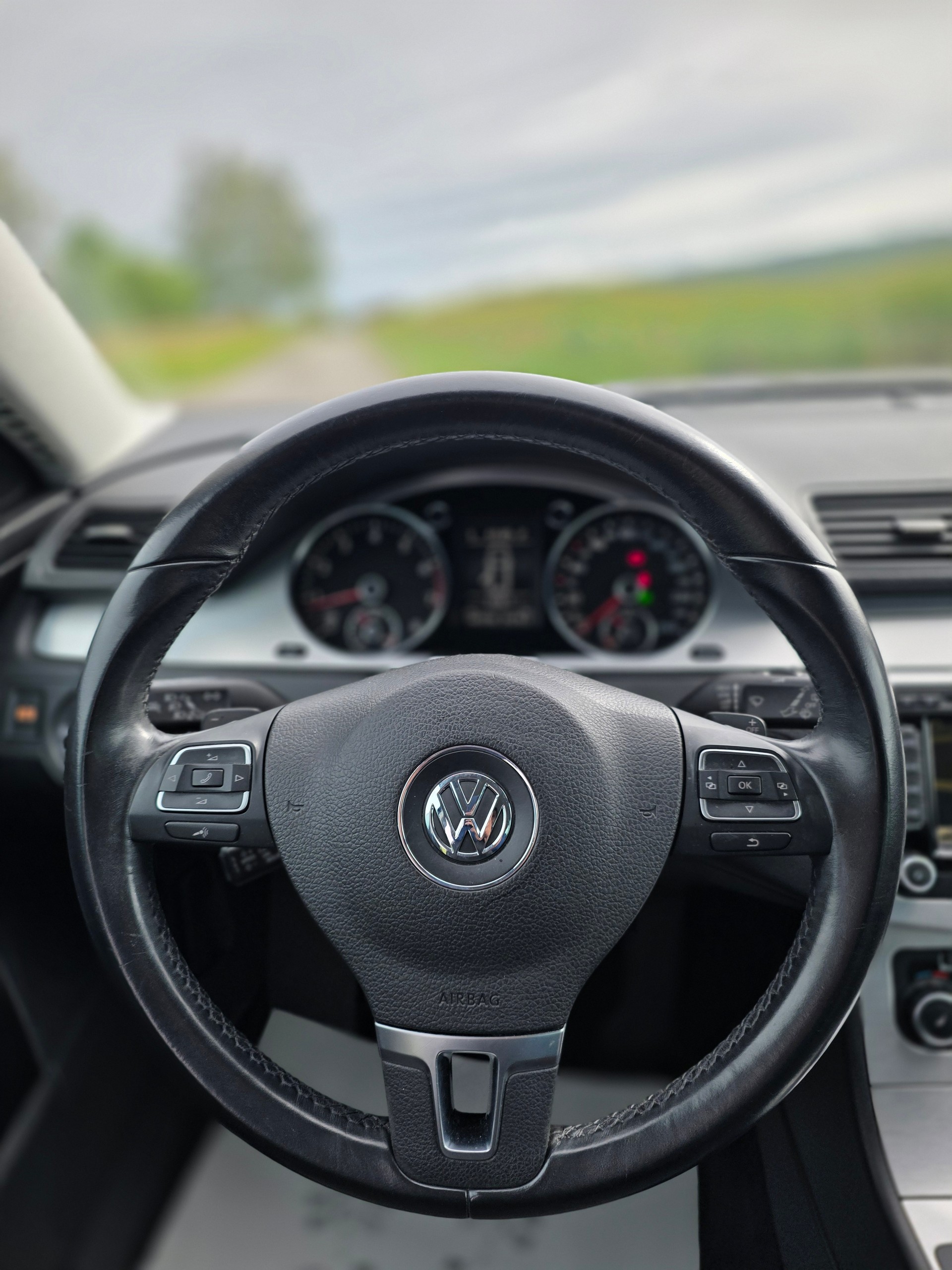 VW Passat Variant 2.0T FSI Premium DSG-image-13