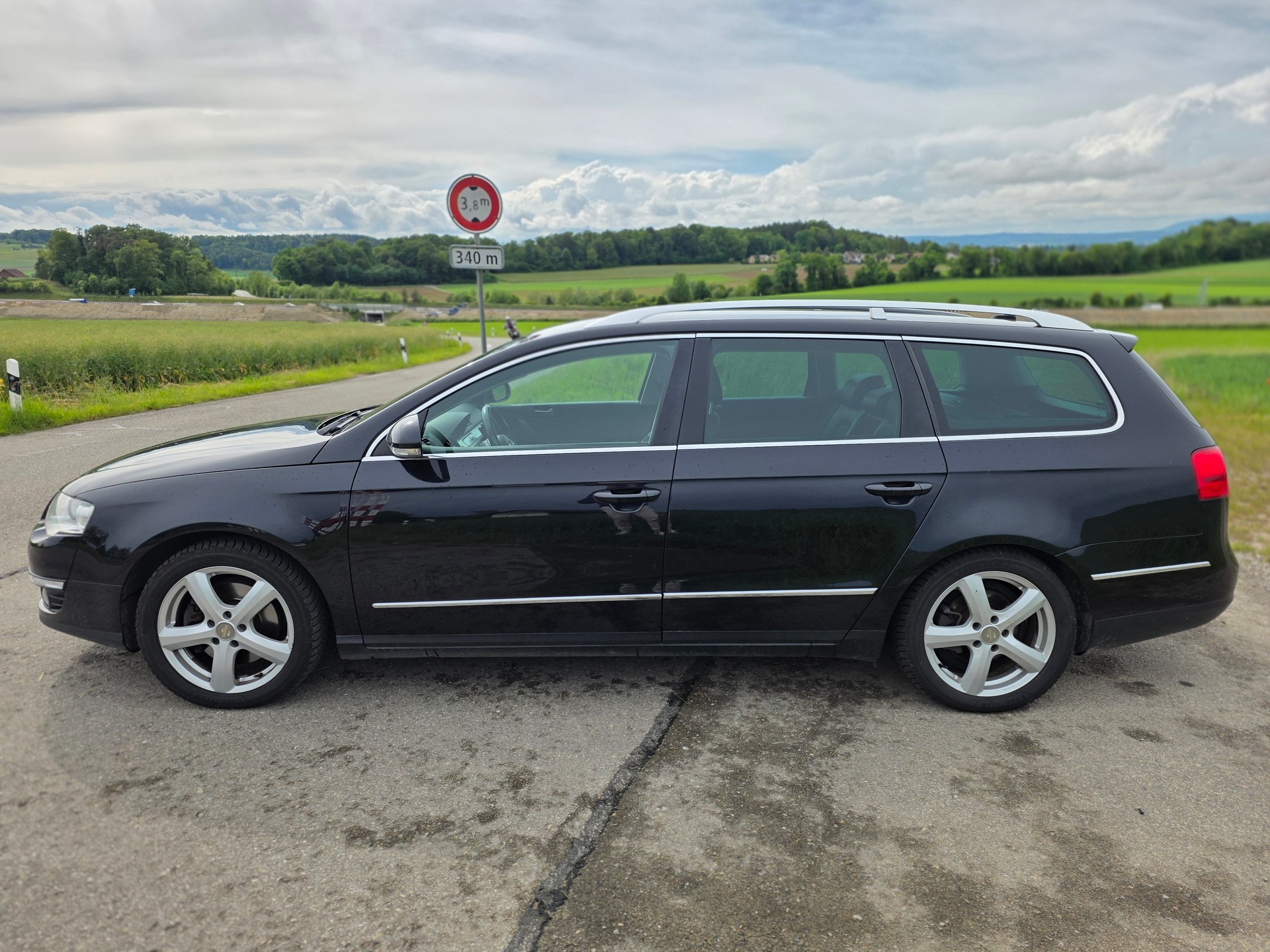 VW Passat Variant 2.0T FSI Premium DSG-image-8