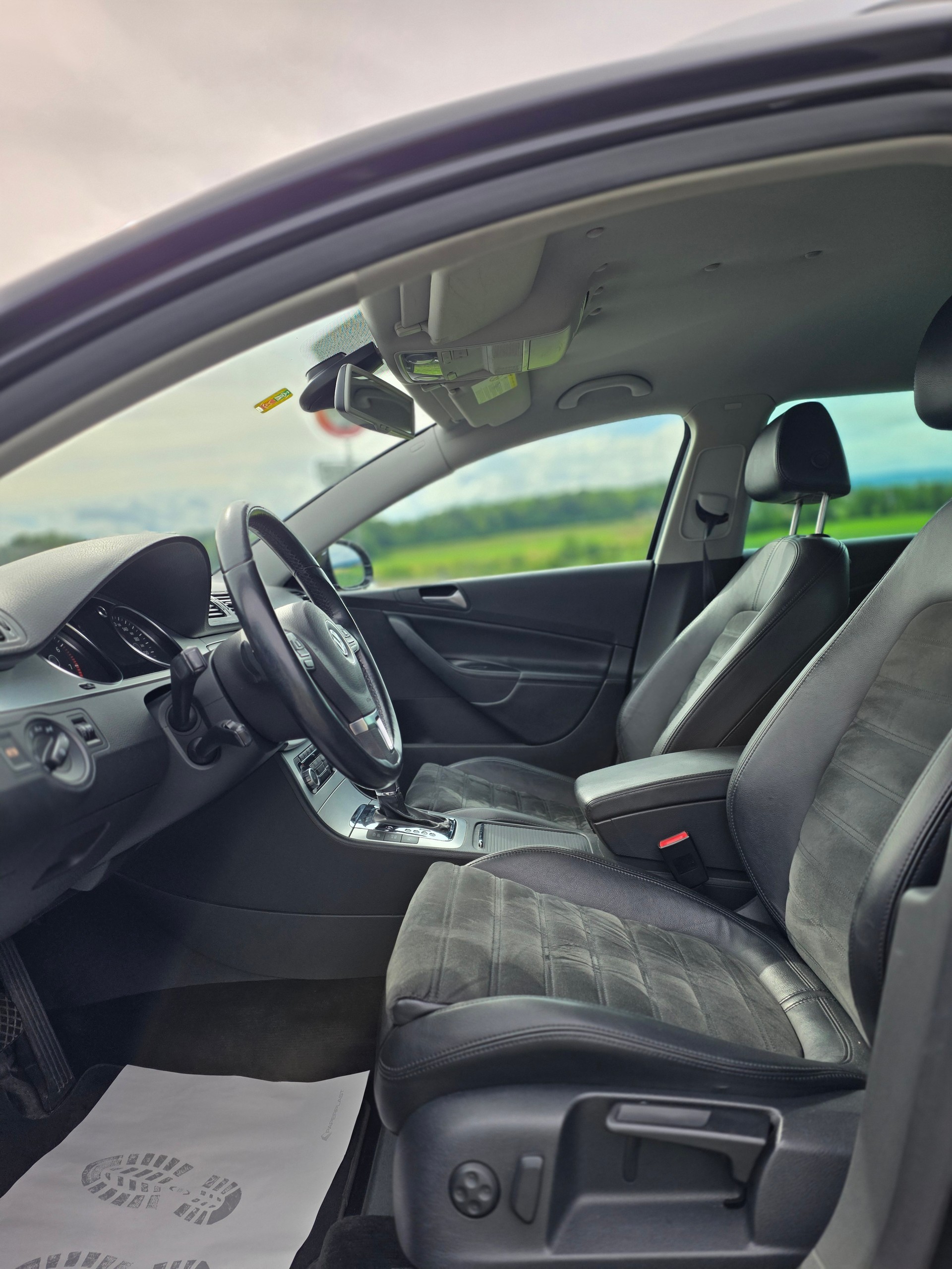 VW Passat Variant 2.0T FSI Premium DSG-image-10