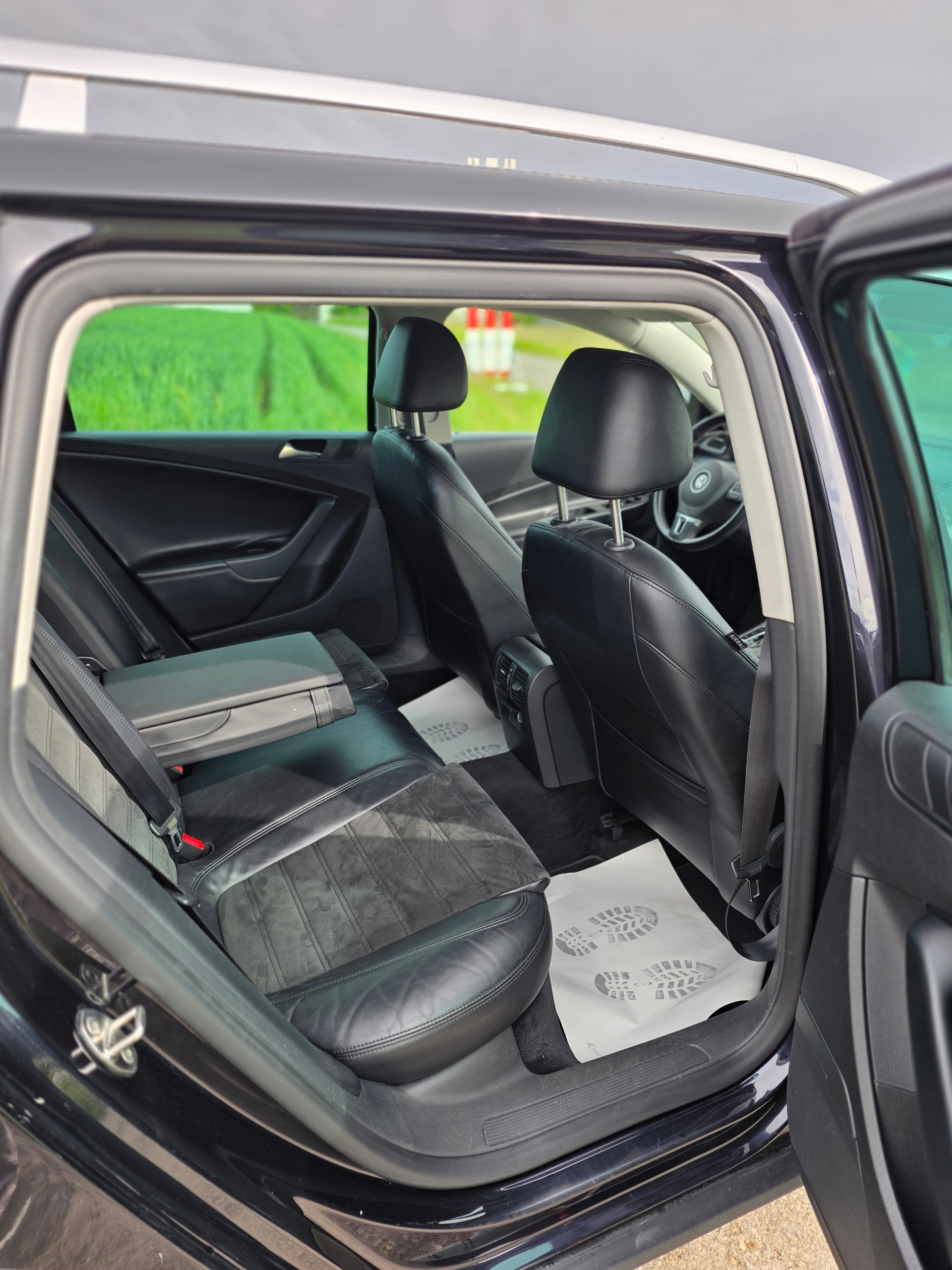 VW Passat Variant 2.0T FSI Premium DSG-image-15