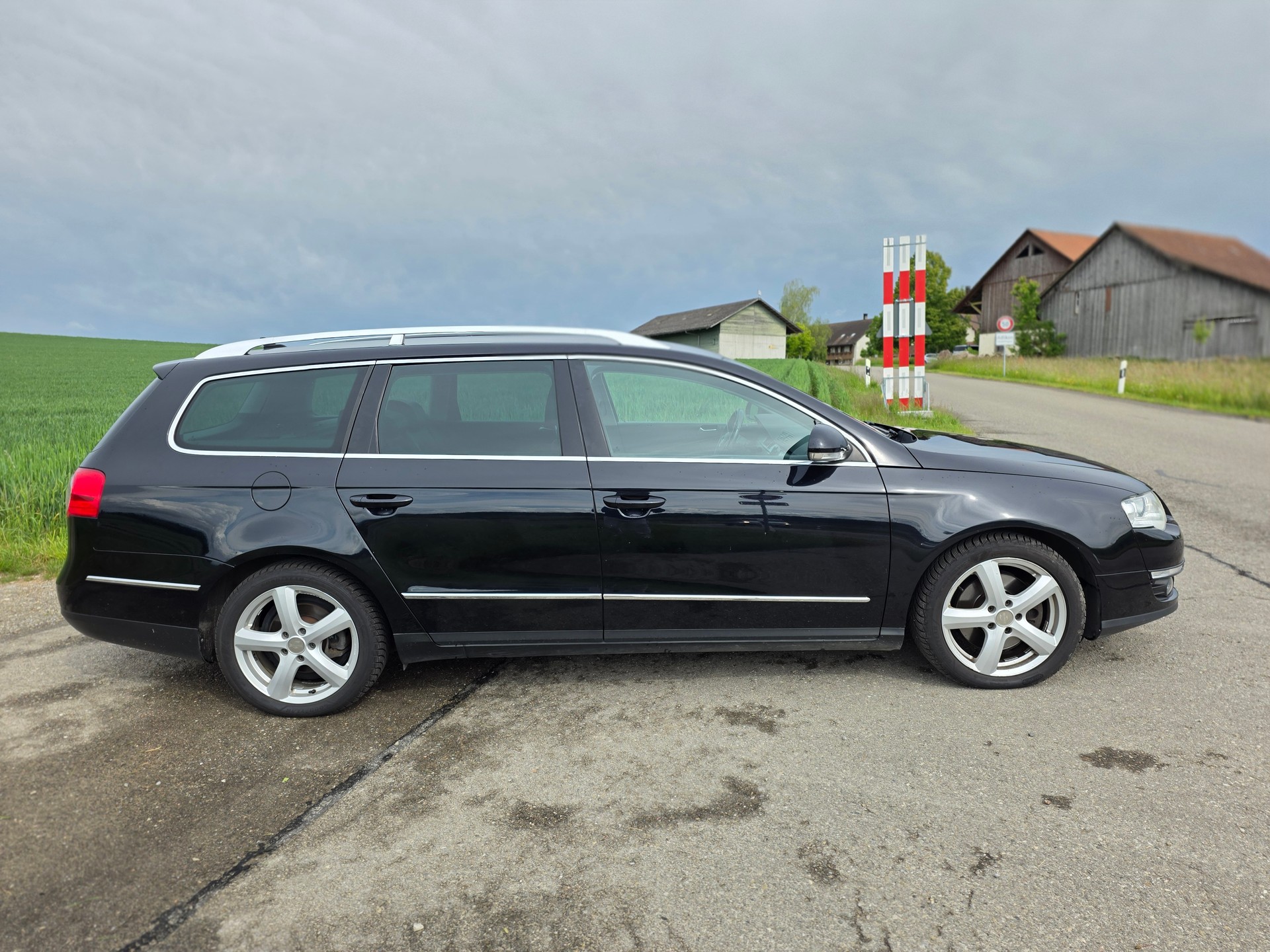 VW Passat Variant 2.0T FSI Premium DSG-image-2