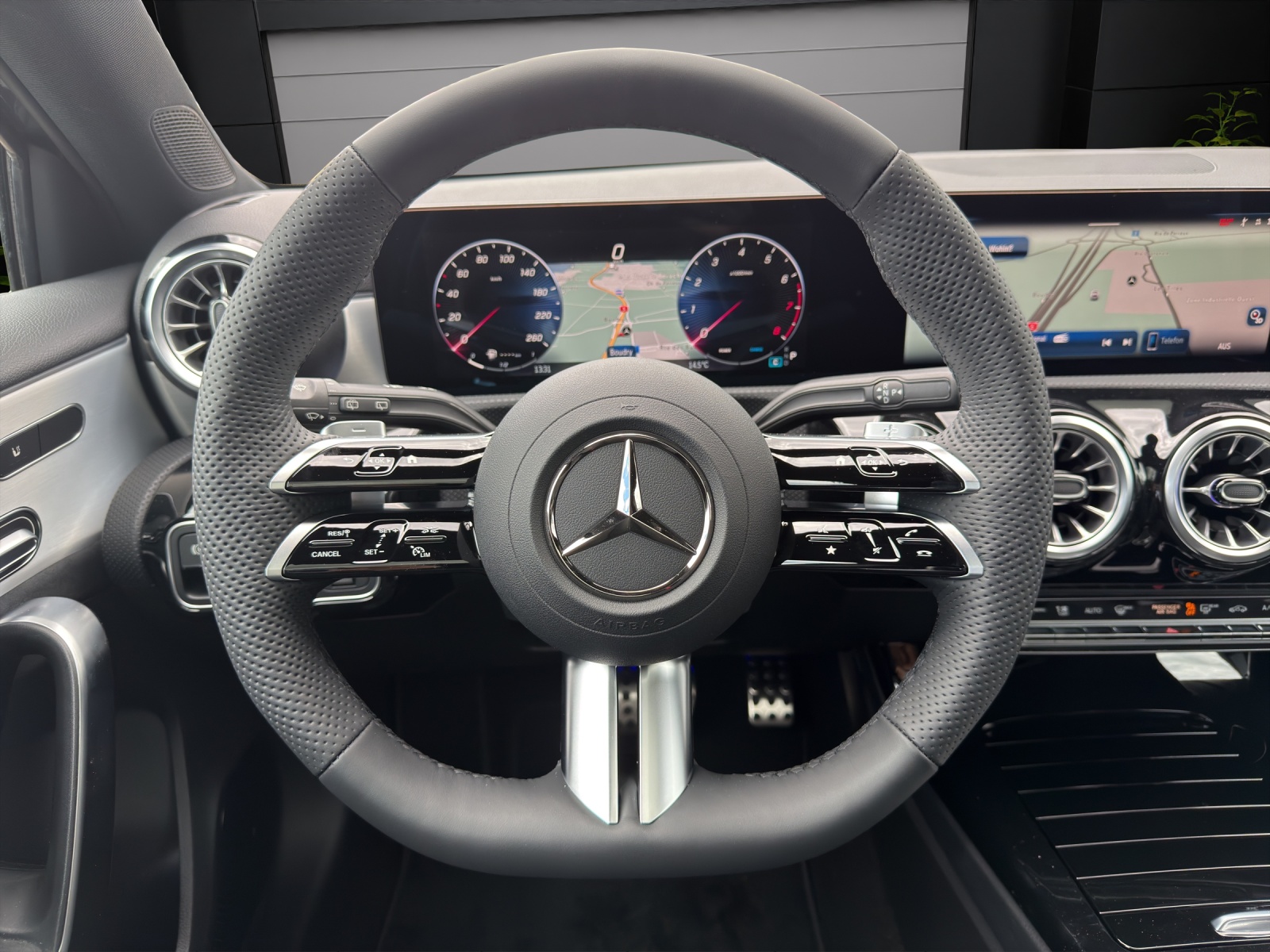 MERCEDES-BENZ A 220 4Matic 8G-DCT-image-11