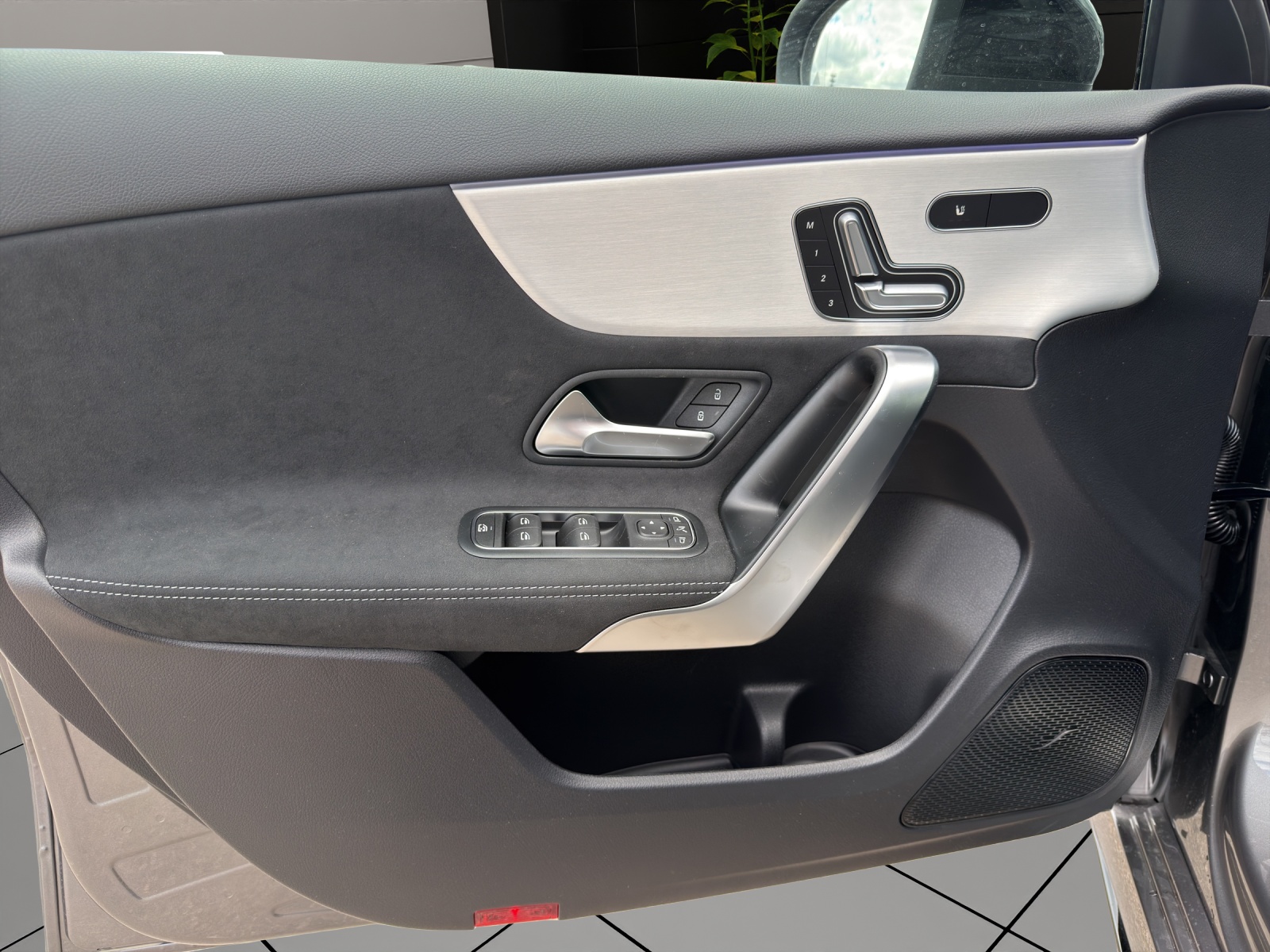 MERCEDES-BENZ A 220 4Matic 8G-DCT-image-6