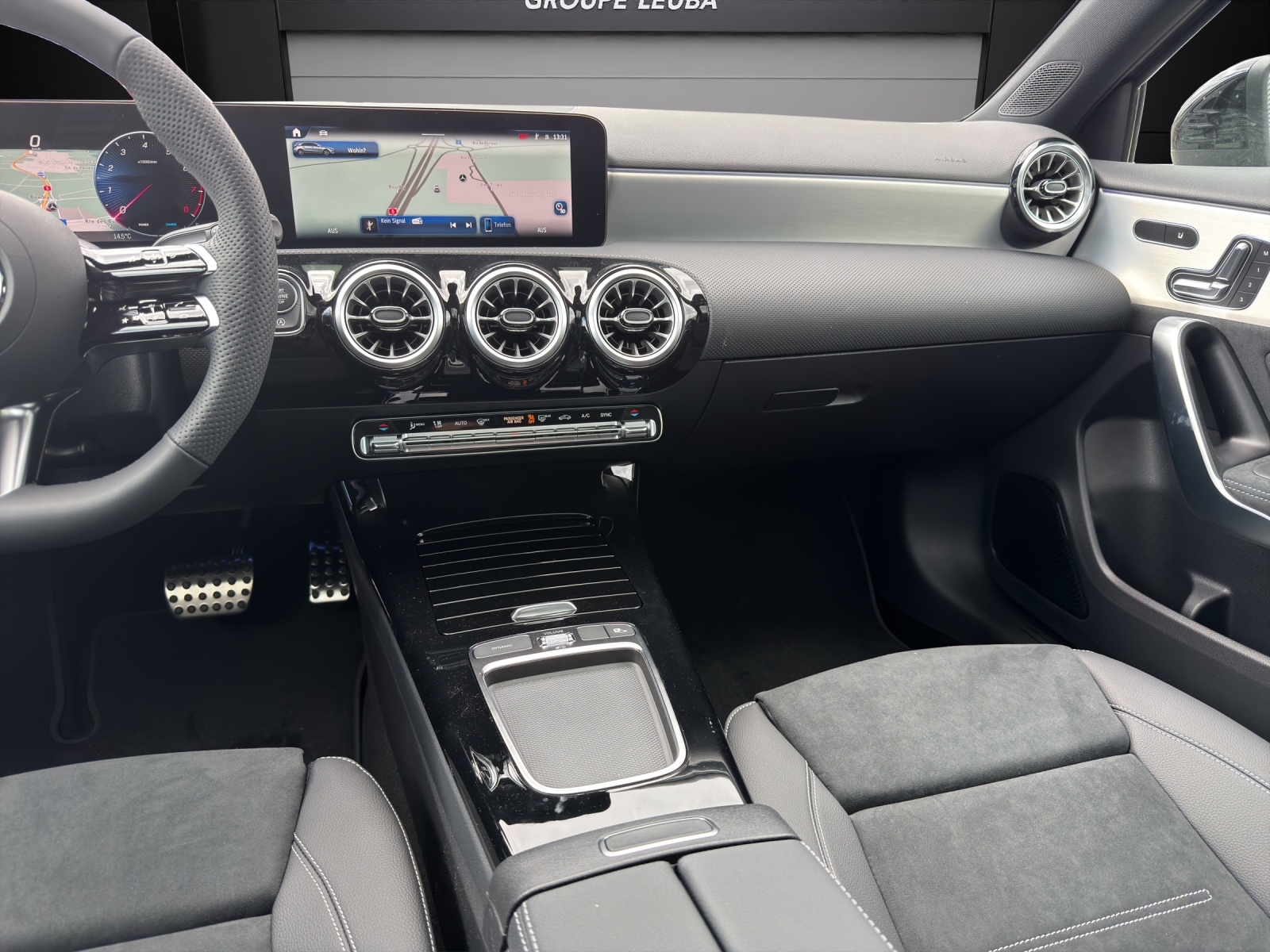 MERCEDES-BENZ A 220 4Matic 8G-DCT-image-12