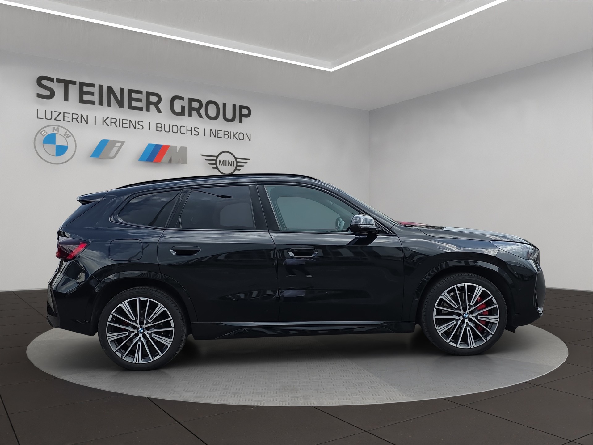 BMW X1 xDrive 30e M Sport Pro-showroom-element-2