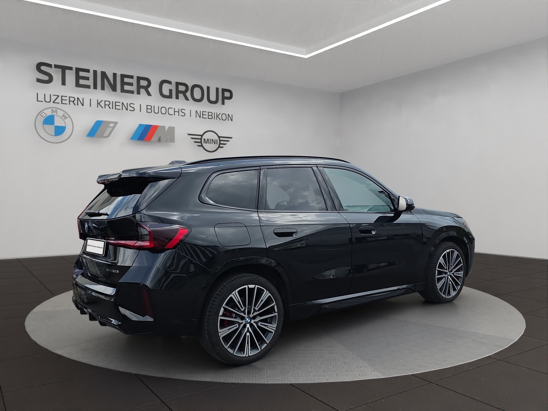 BMW X1 xDrive 30e M Sport Pro-showroom-element-3