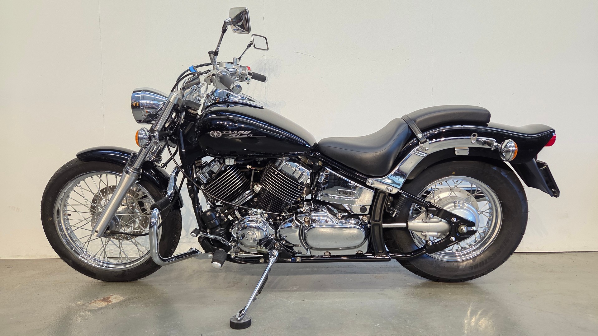 YAMAHA XVS 650 Drag Star-image-1