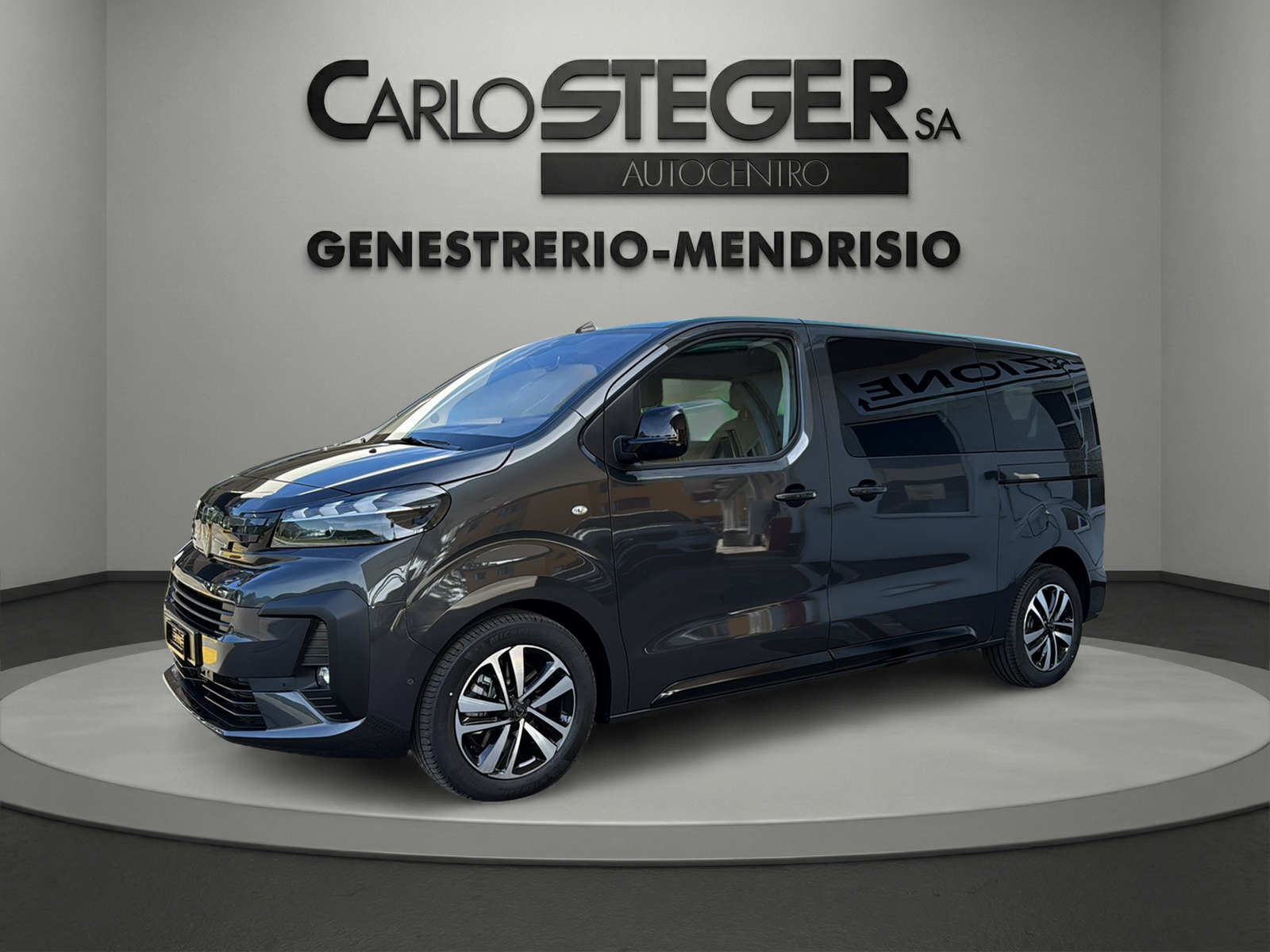 PEUGEOT Traveller 2.2 BlueHDi Family Edition Standard EAT8
