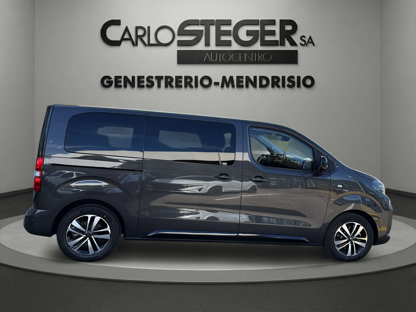 PEUGEOT Traveller 2.2 BlueHDi Family Edition Standard EAT8-image-12