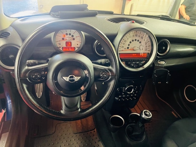 MINI Cooper SD-image-4