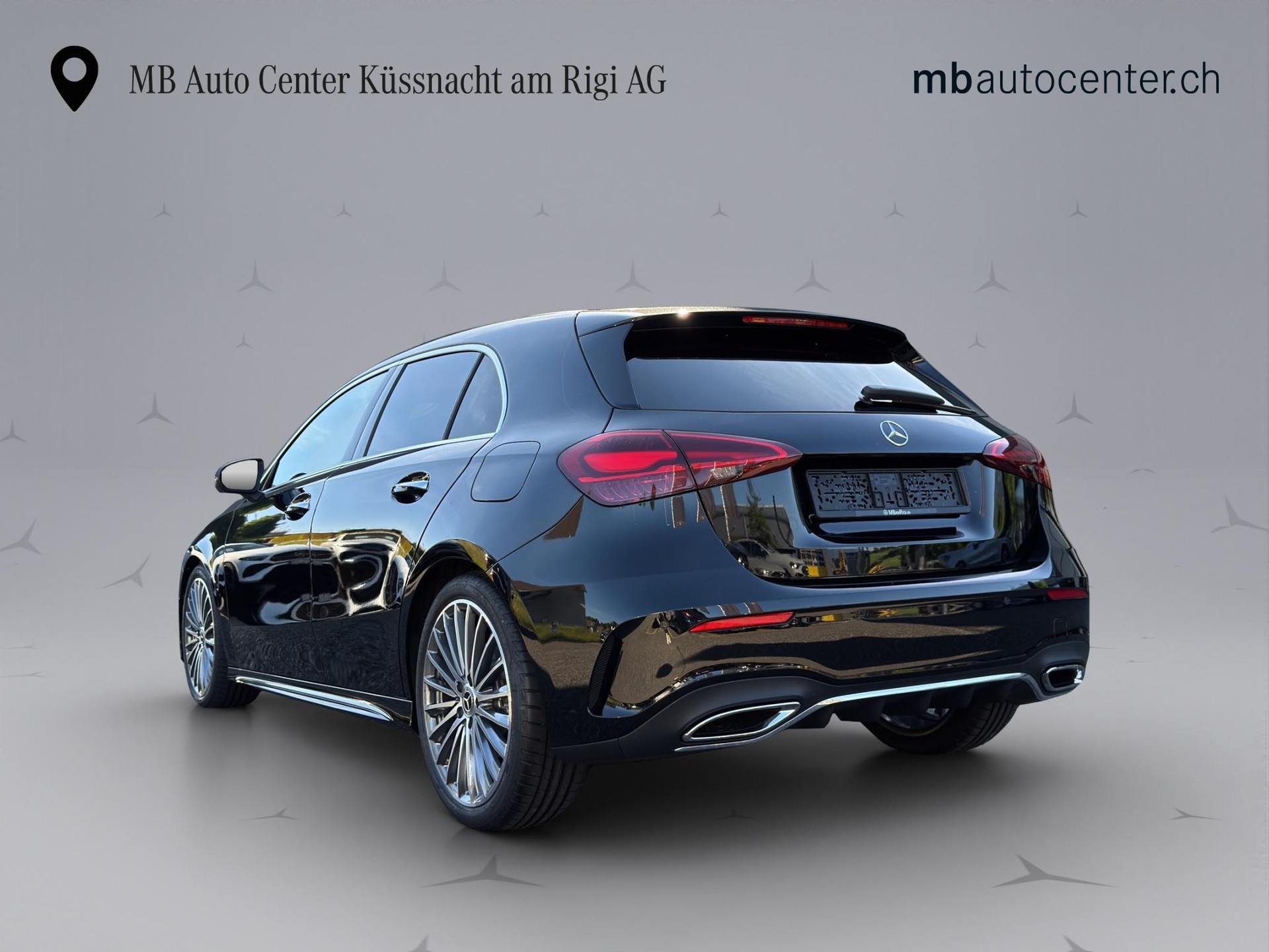 MERCEDES-BENZ A 250 AMG Line 4m-showroom-element-3
