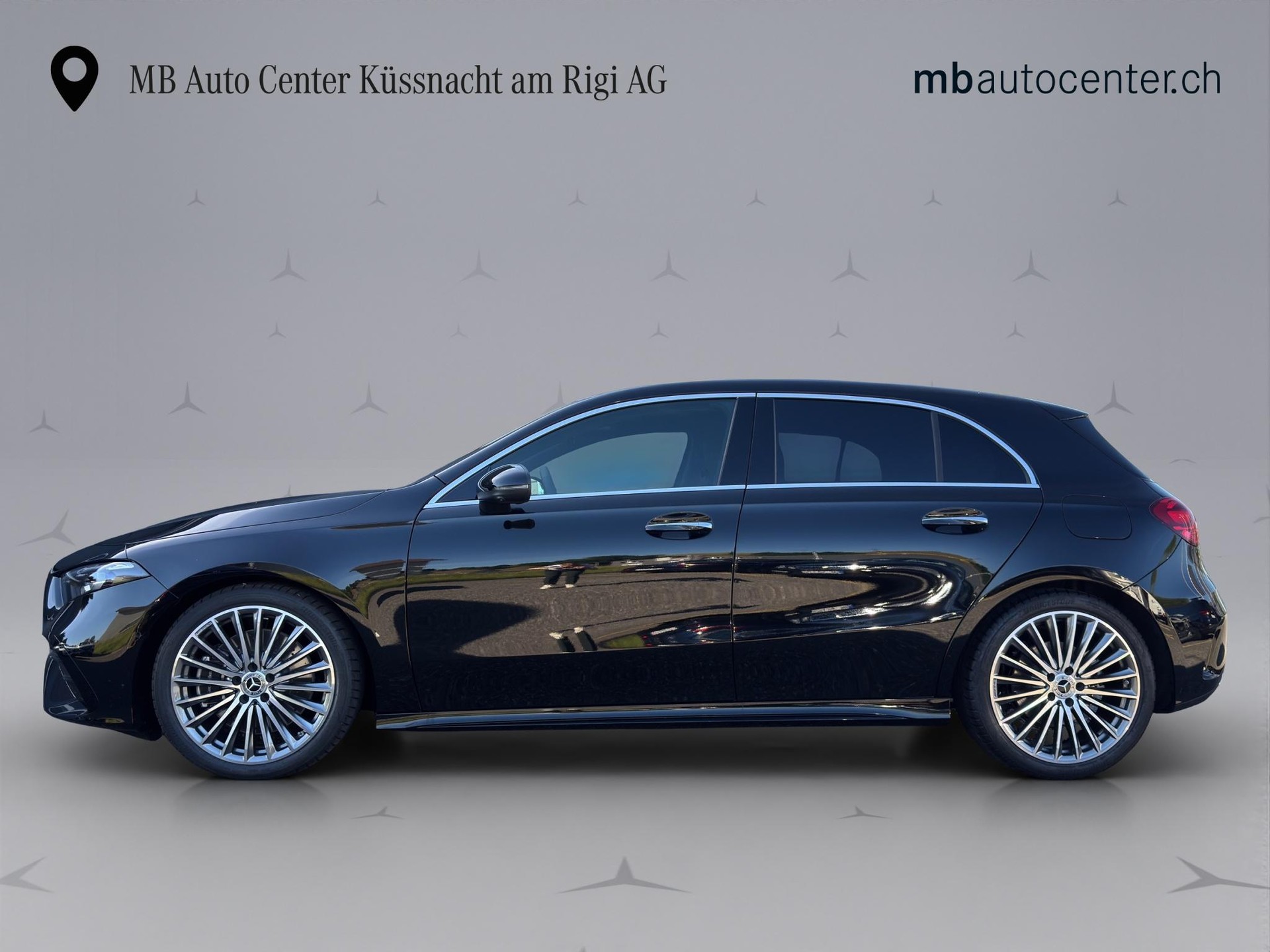 MERCEDES-BENZ A 250 AMG Line 4m-showroom-element-2