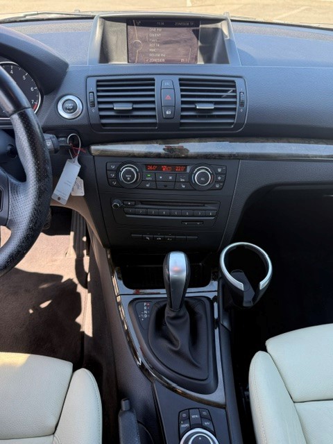 BMW 120i Cabrio Steptronic-image-11