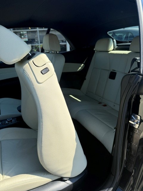 BMW 120i Cabrio Steptronic-image-13