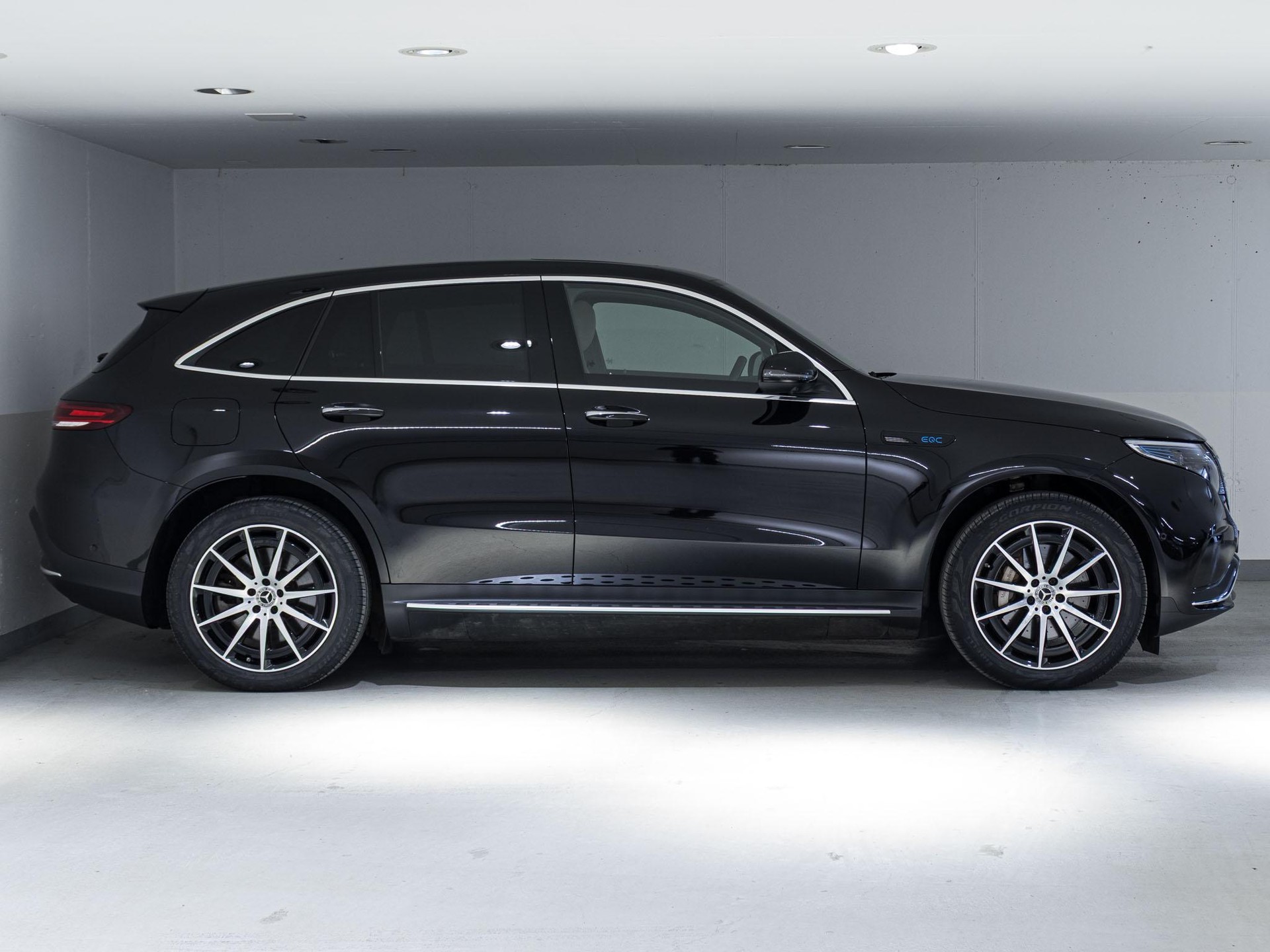MERCEDES-BENZ EQC 400 4MATIC-image-1