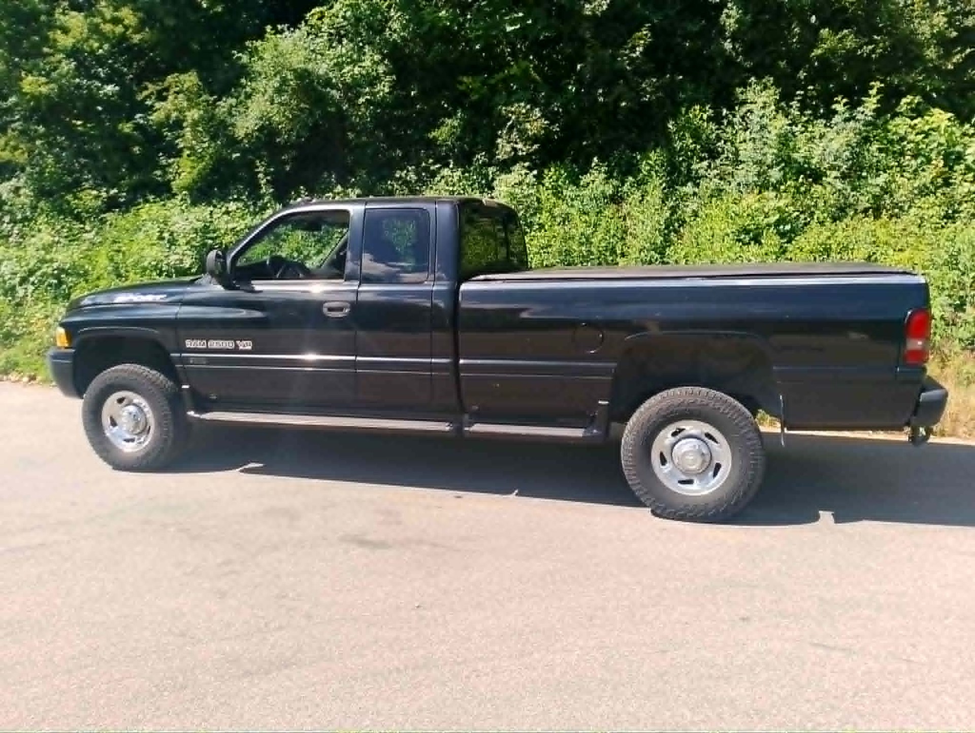 DODGE 2500 SLT-showroom-element-1