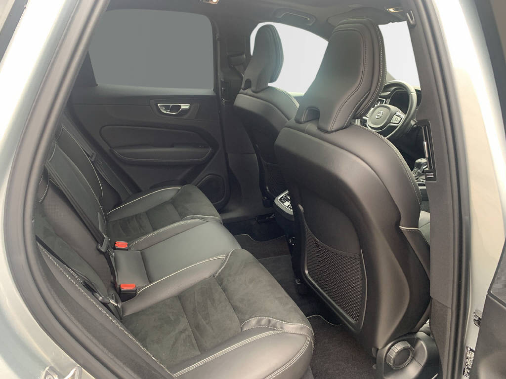 VOLVO XC60 2.0 T6 R-Design AWD-image-11