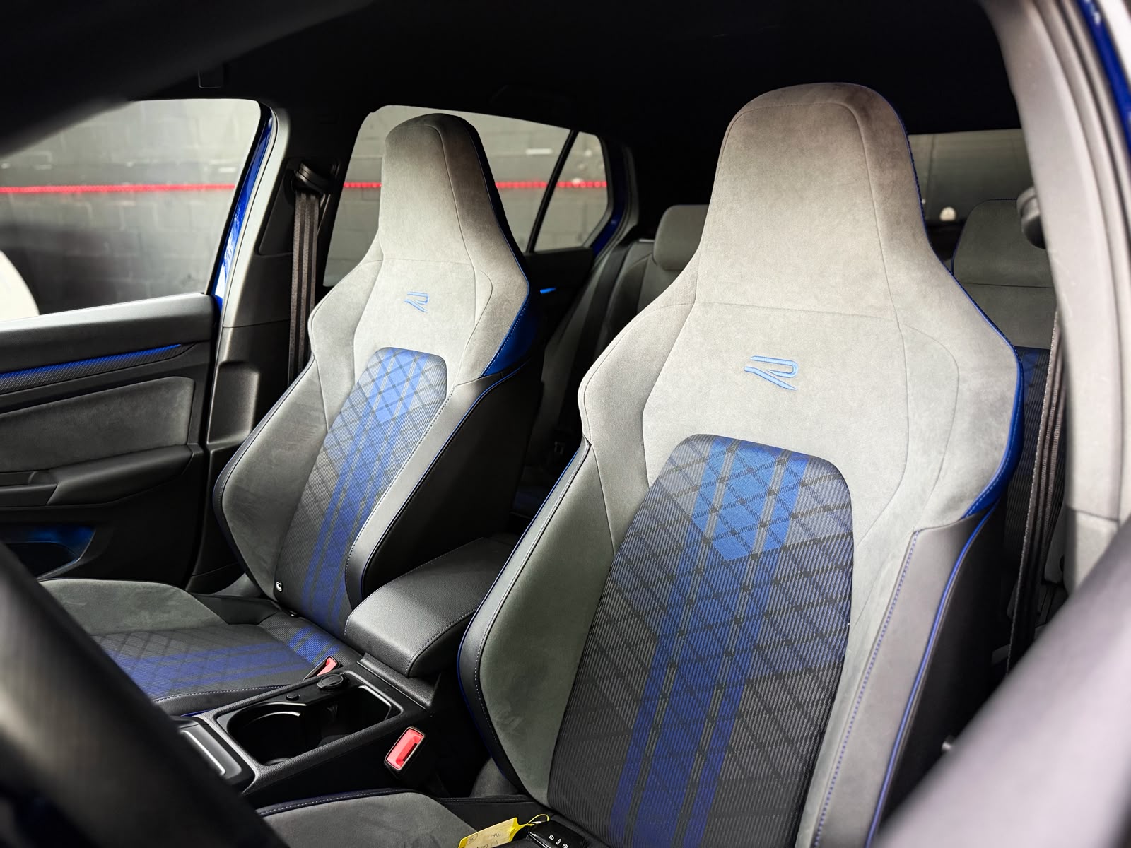 VW Golf 2.0 TSI R DSG 4Motion Akrapovič Performance-image-14