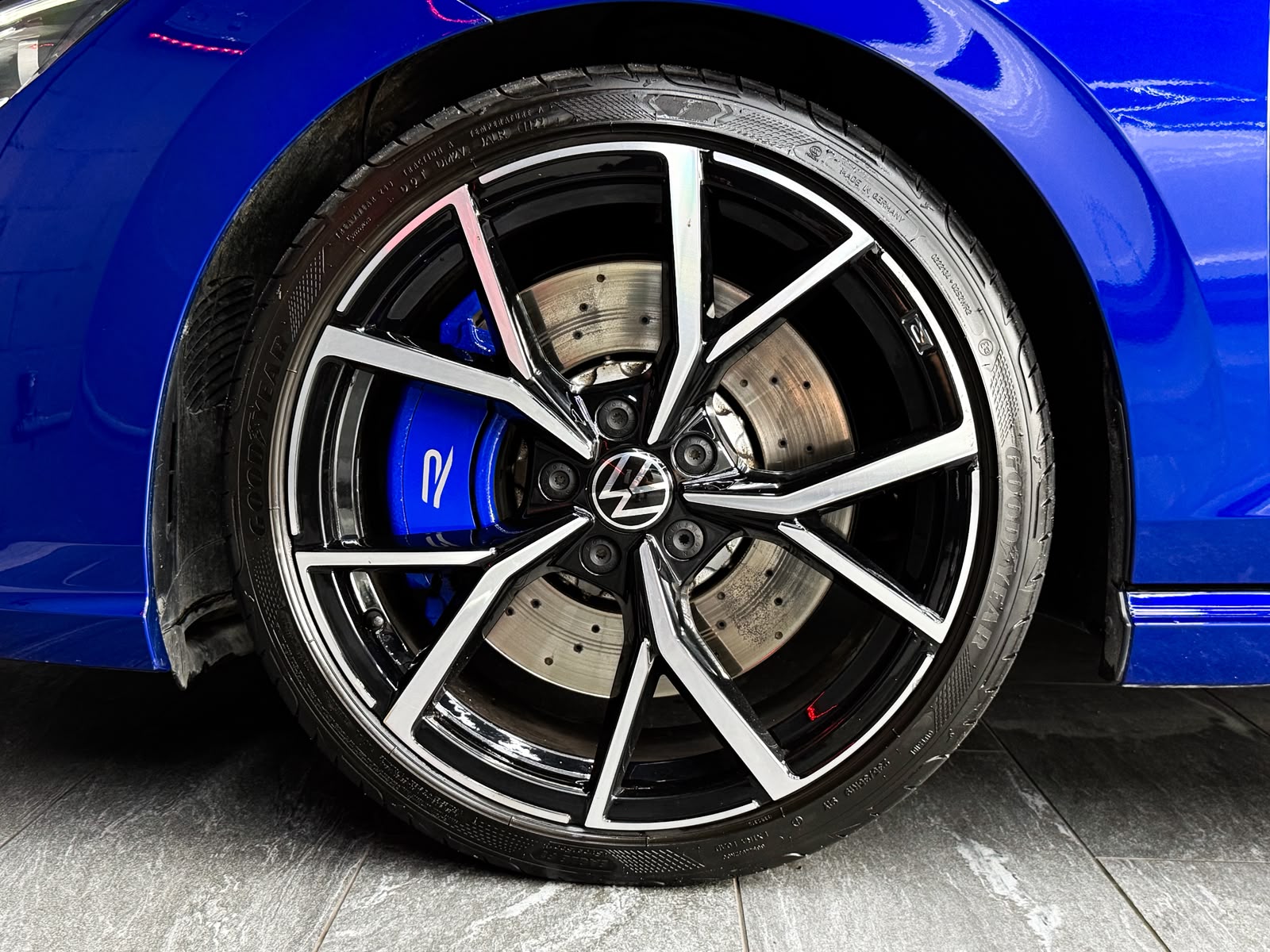 VW Golf 2.0 TSI R DSG 4Motion Akrapovič Performance-image-18