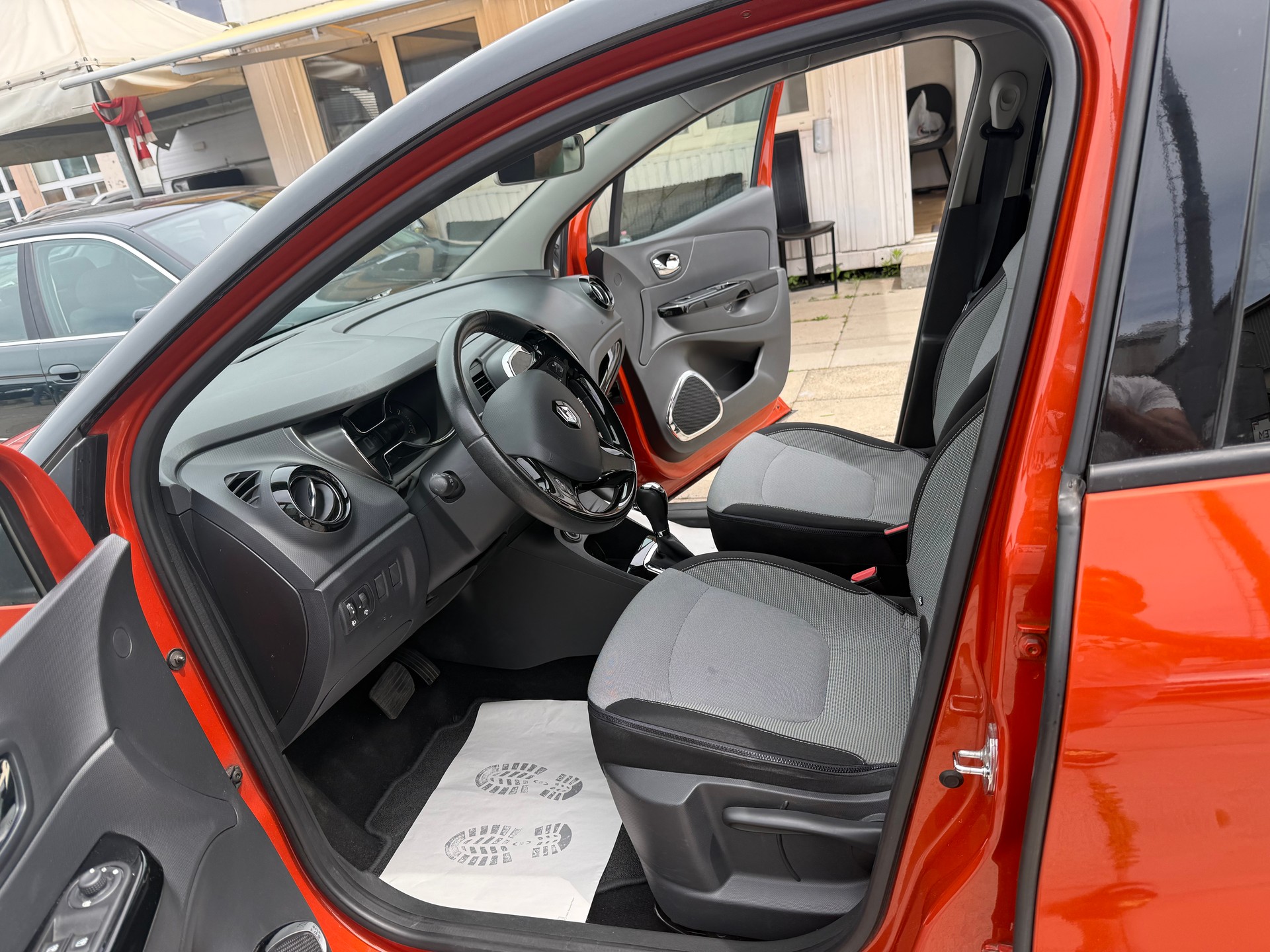 RENAULT Captur 1.2 T 16V Dynamique EDC-image-7
