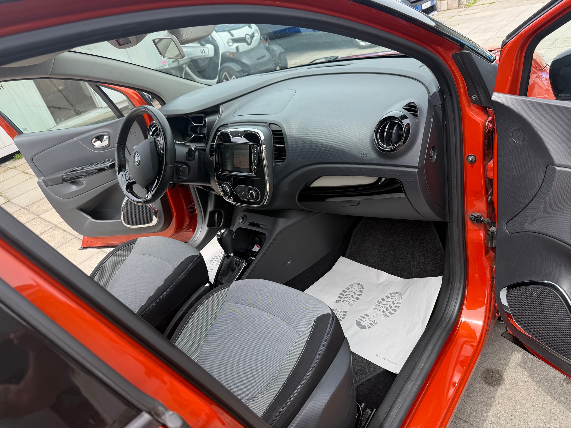 RENAULT Captur 1.2 T 16V Dynamique EDC-image-5