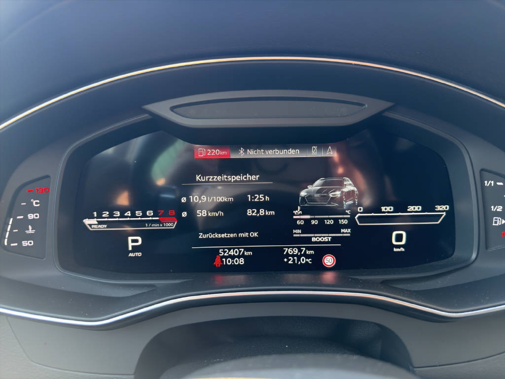 AUDI RS6 Avant 4.0 V8 TFSI quattro T-Tronic-image-12