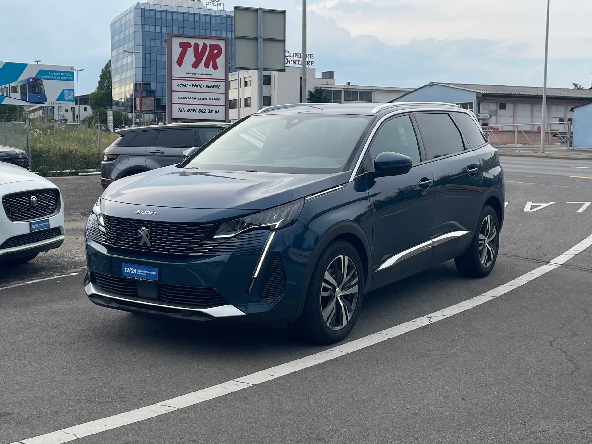 PEUGEOT 5008 1.5 BlueHDi Active