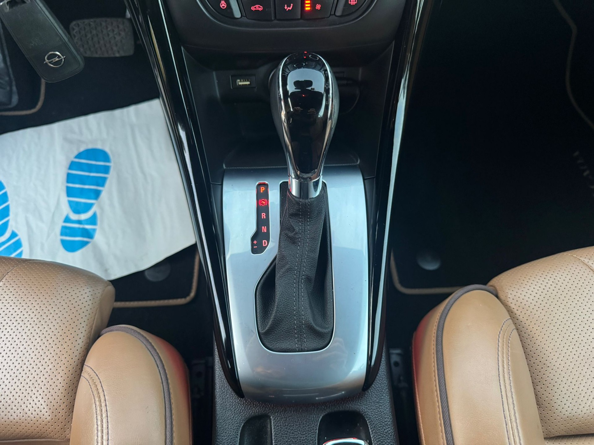 OPEL Cascada 1.6i 16V Cosmo Automat-image-25