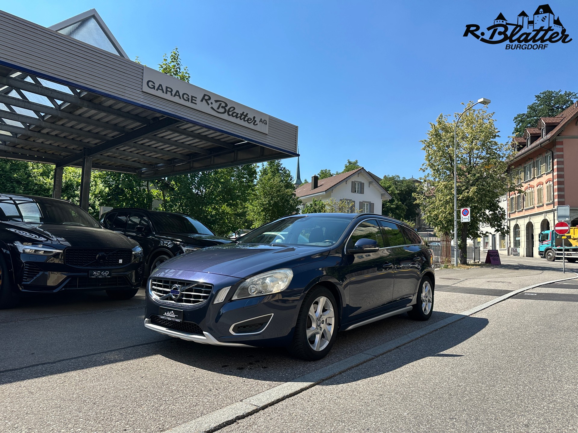 VOLVO V60 2.0T Momentum