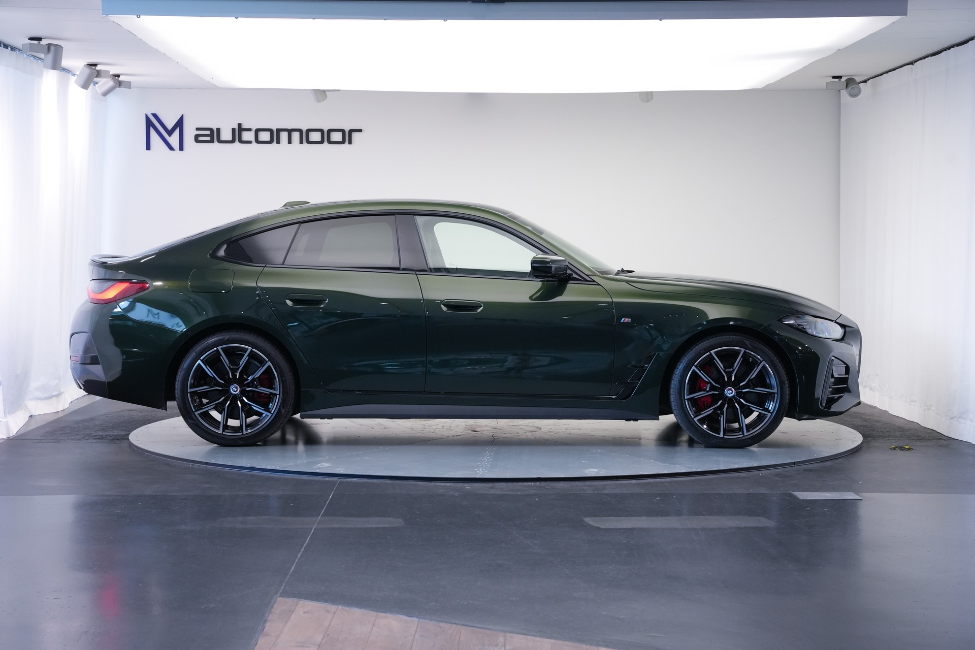BMW 430i Gran Coupé M Sport PRO Steptronic *Carbon* *Sanremo grün* *50 Jahre* *Glasdach*-showroom-element-3
