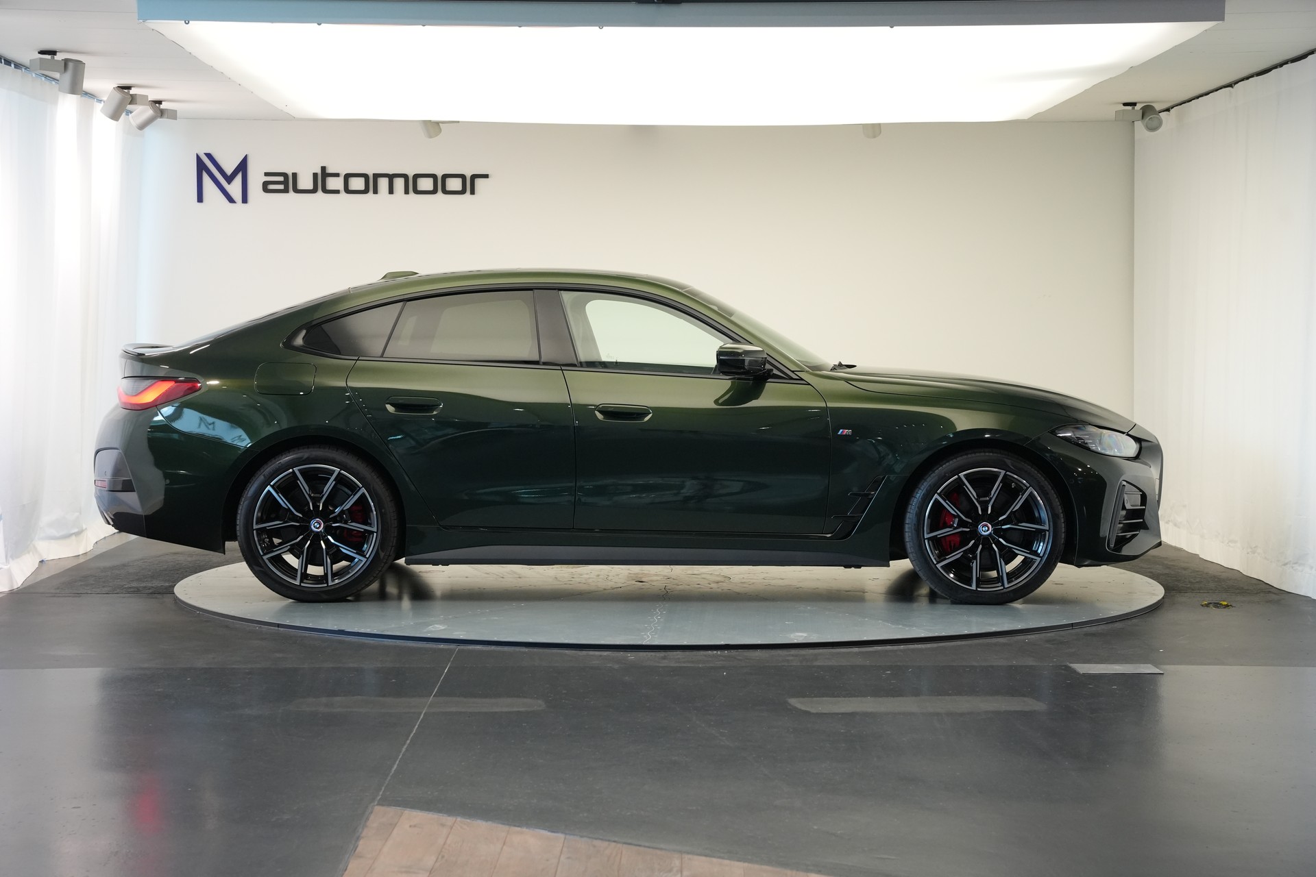 BMW 430i Gran Coupé M Sport PRO Steptronic *Carbon* *Sanremo grün* *50 Jahre* *Glasdach*-showroom-element-3